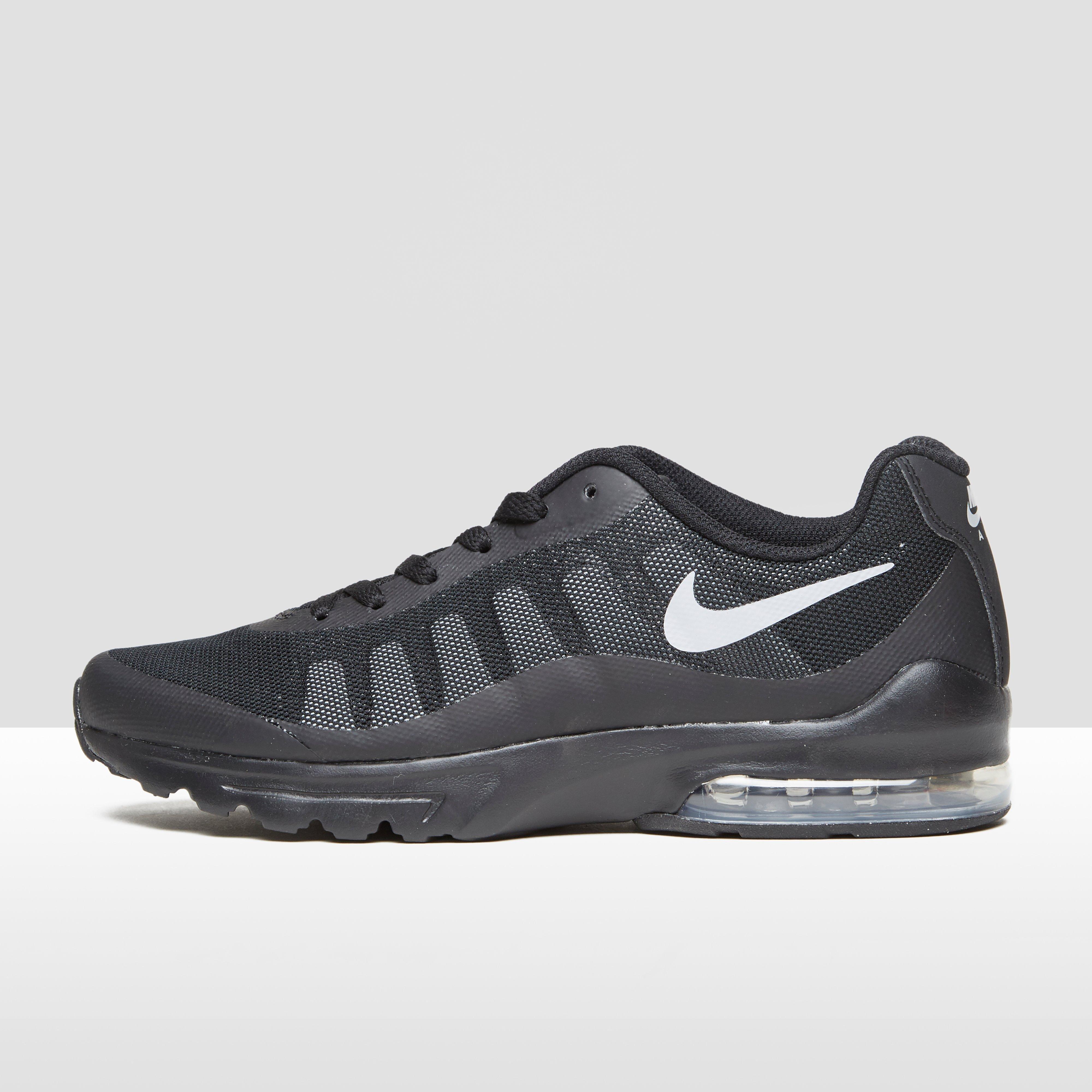 nike air max invigor zwart
