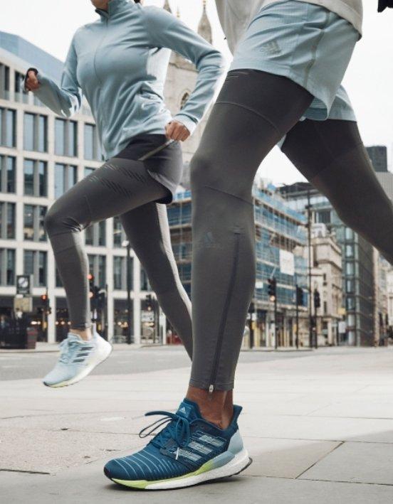 juokseminen yhdessä