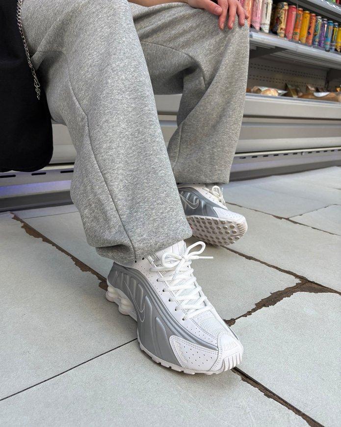 Nike Shox R4