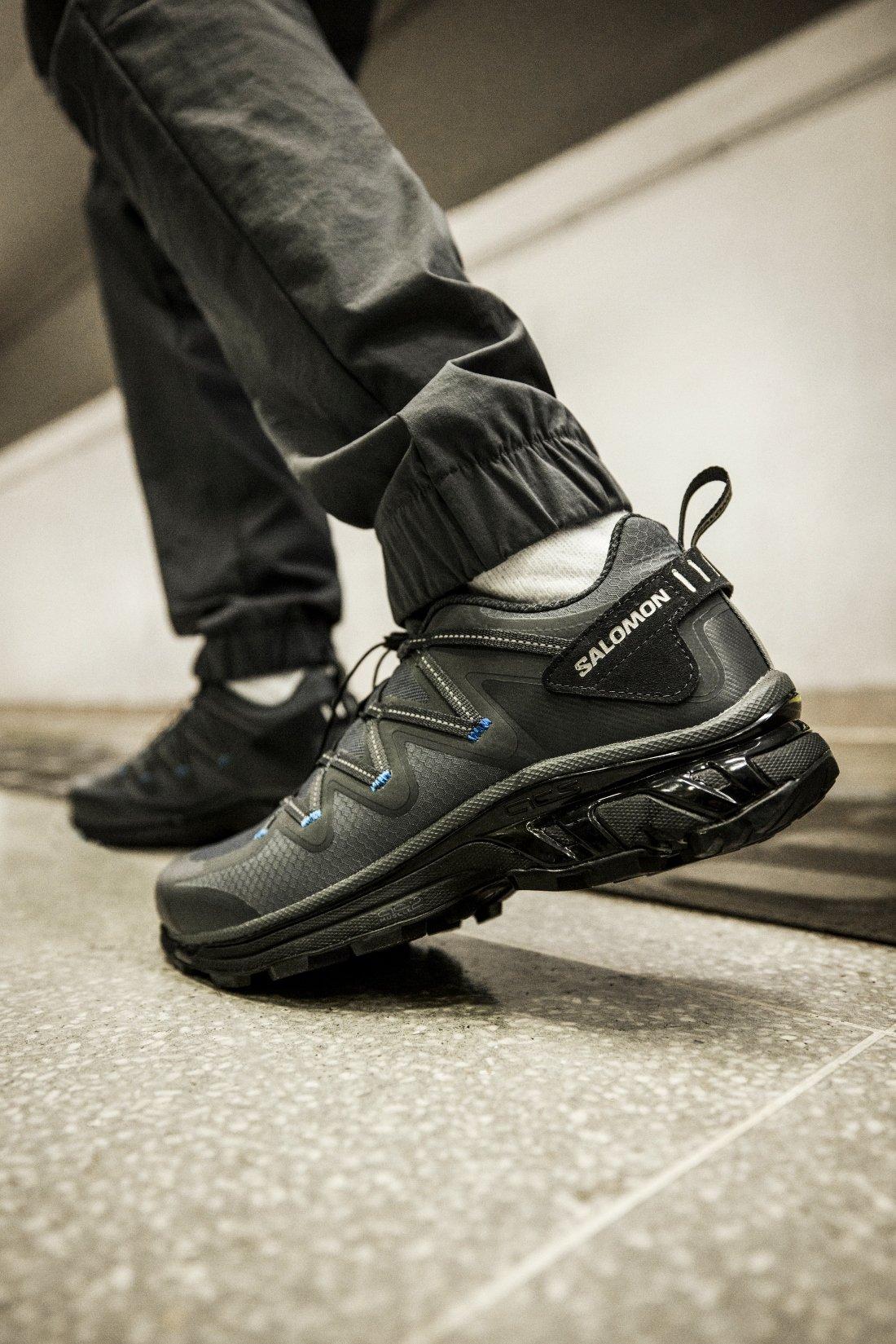 salomon sneakers sort