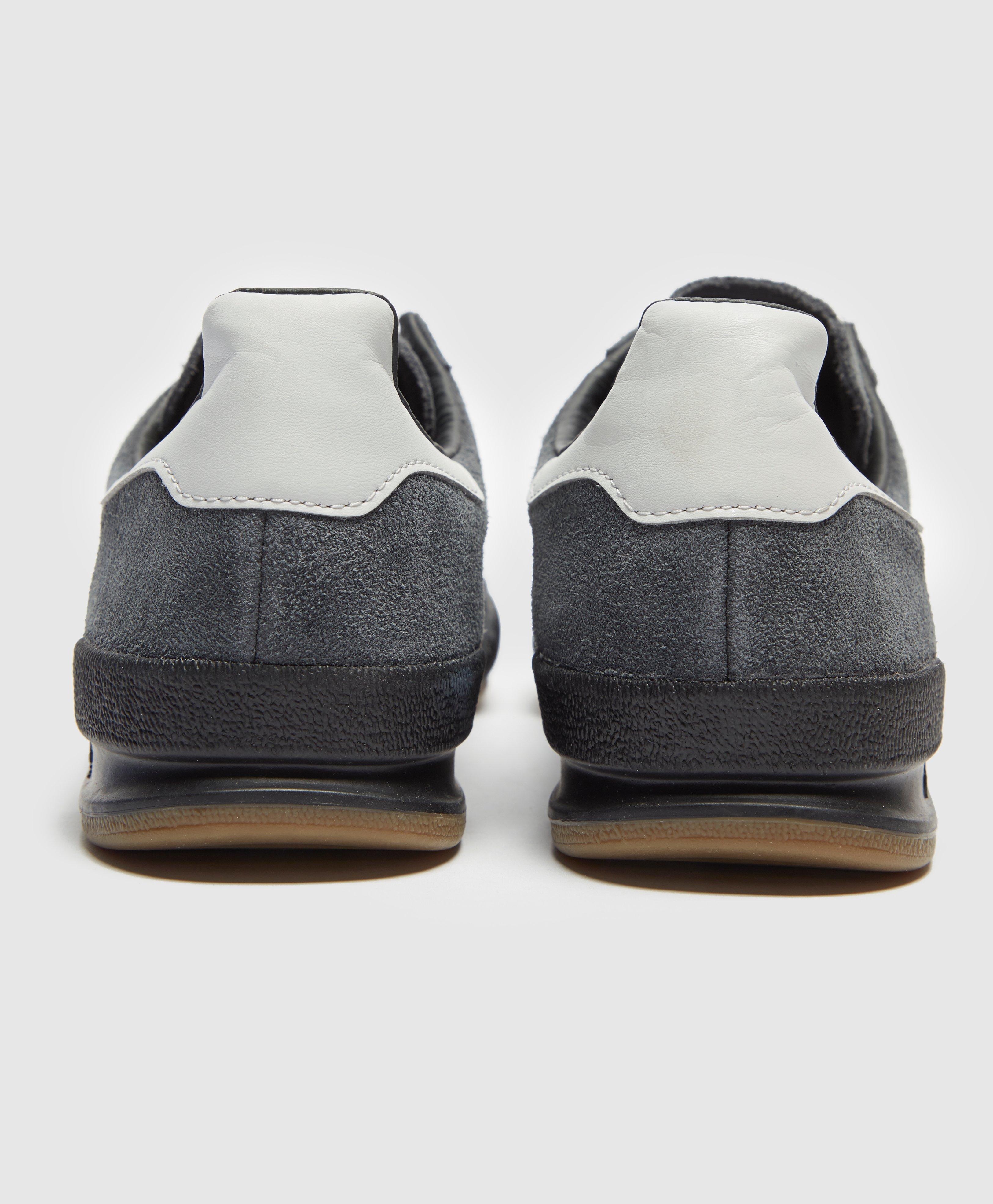 adidas jeans carbon grey size 10