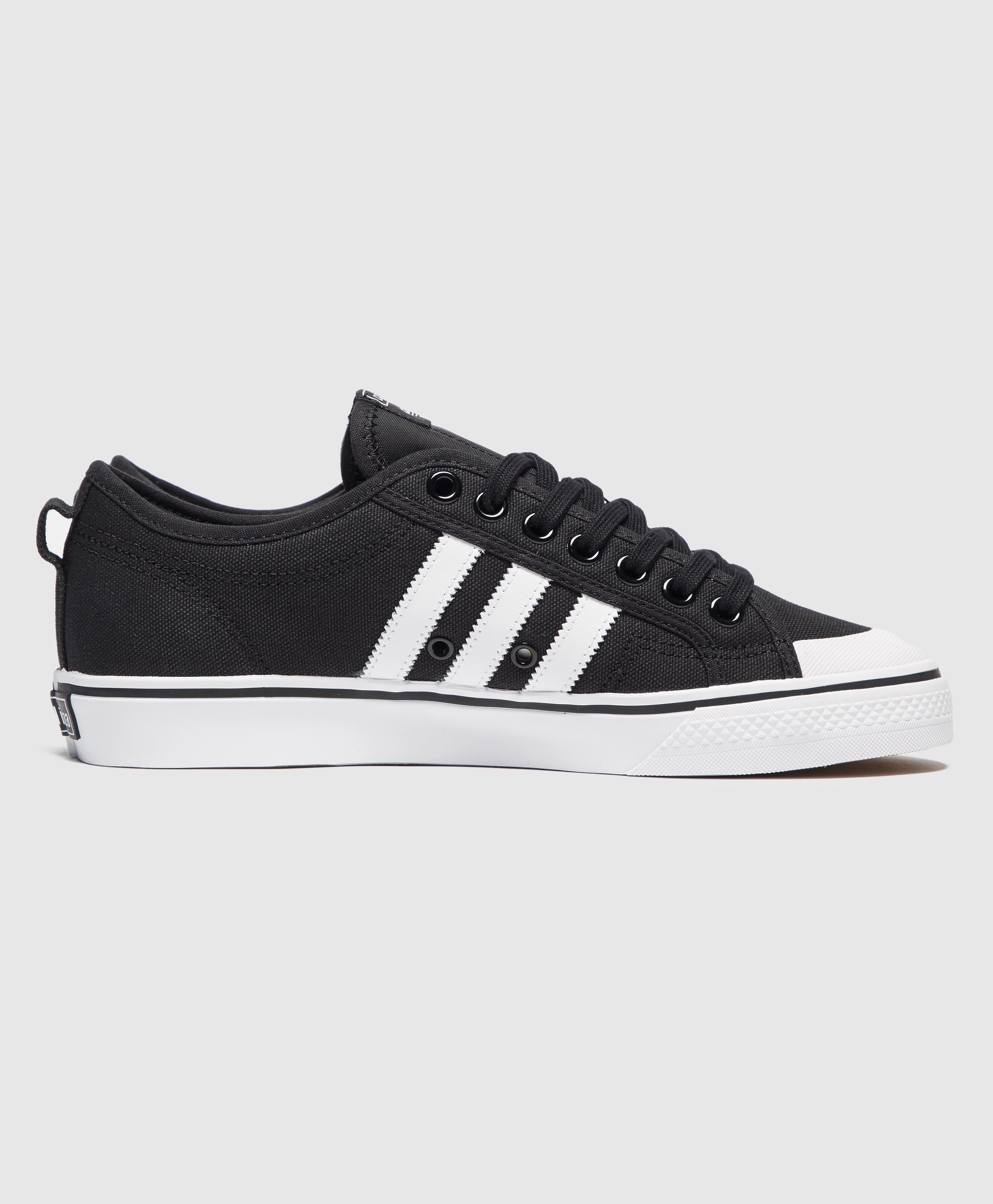 black adidas nizza lo