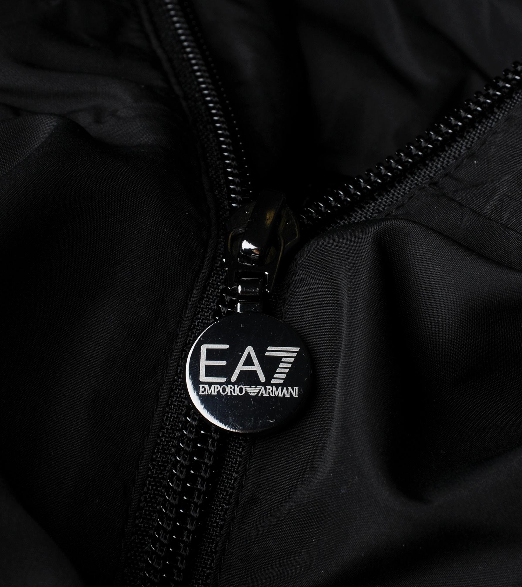 ea7 train core jacket