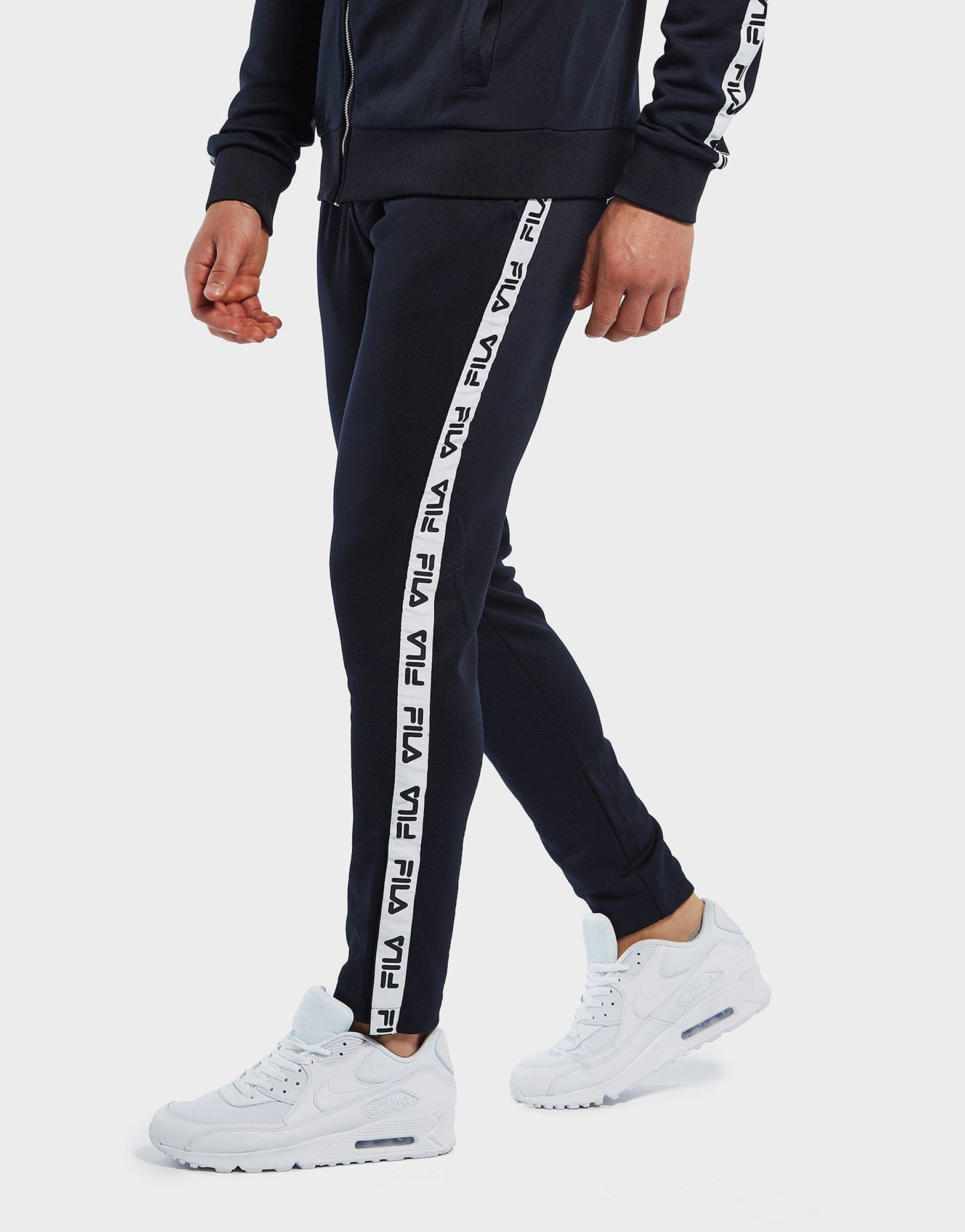 fila disruptor 2 script distressed
