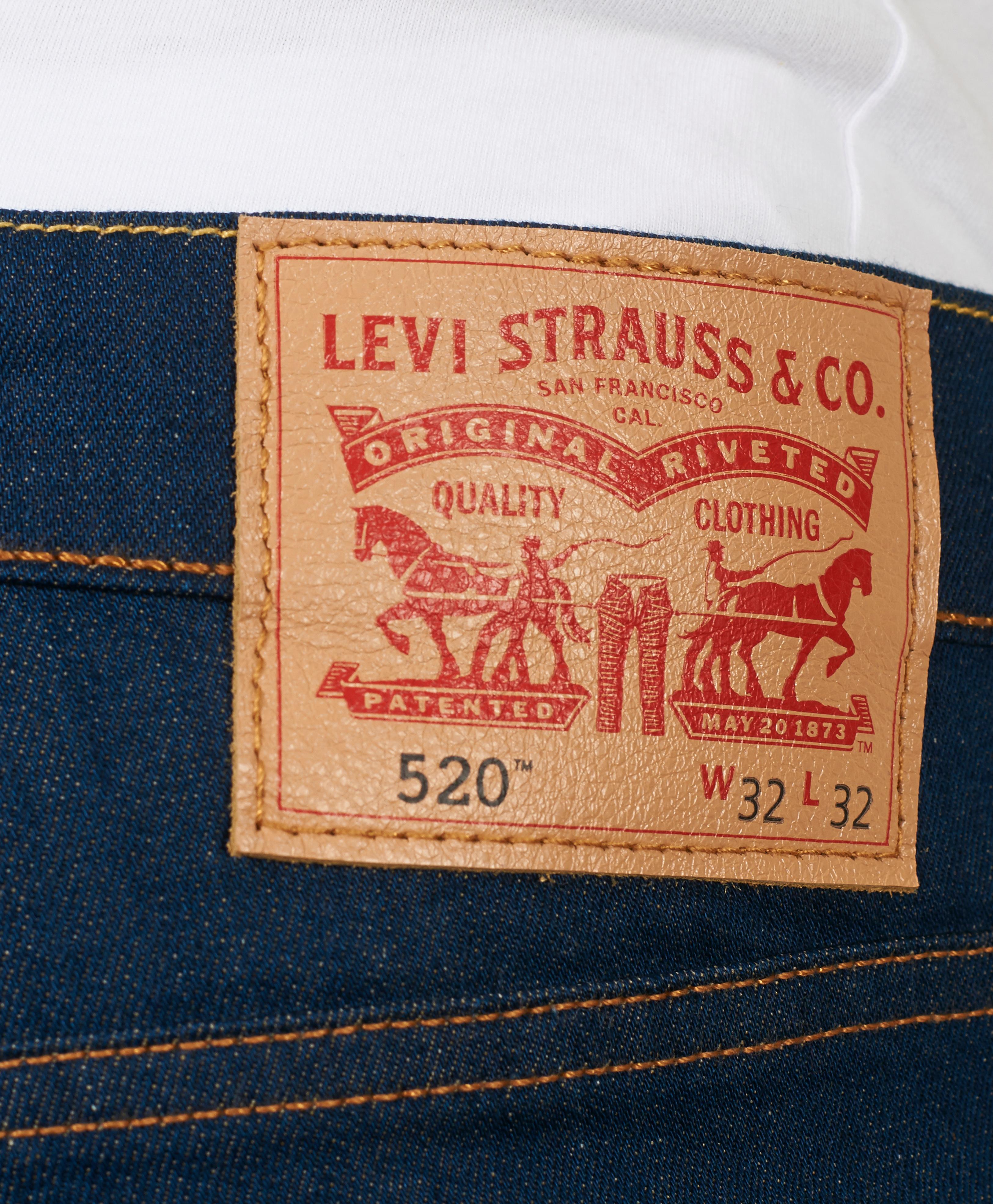 levis 520 tapered fit jeans