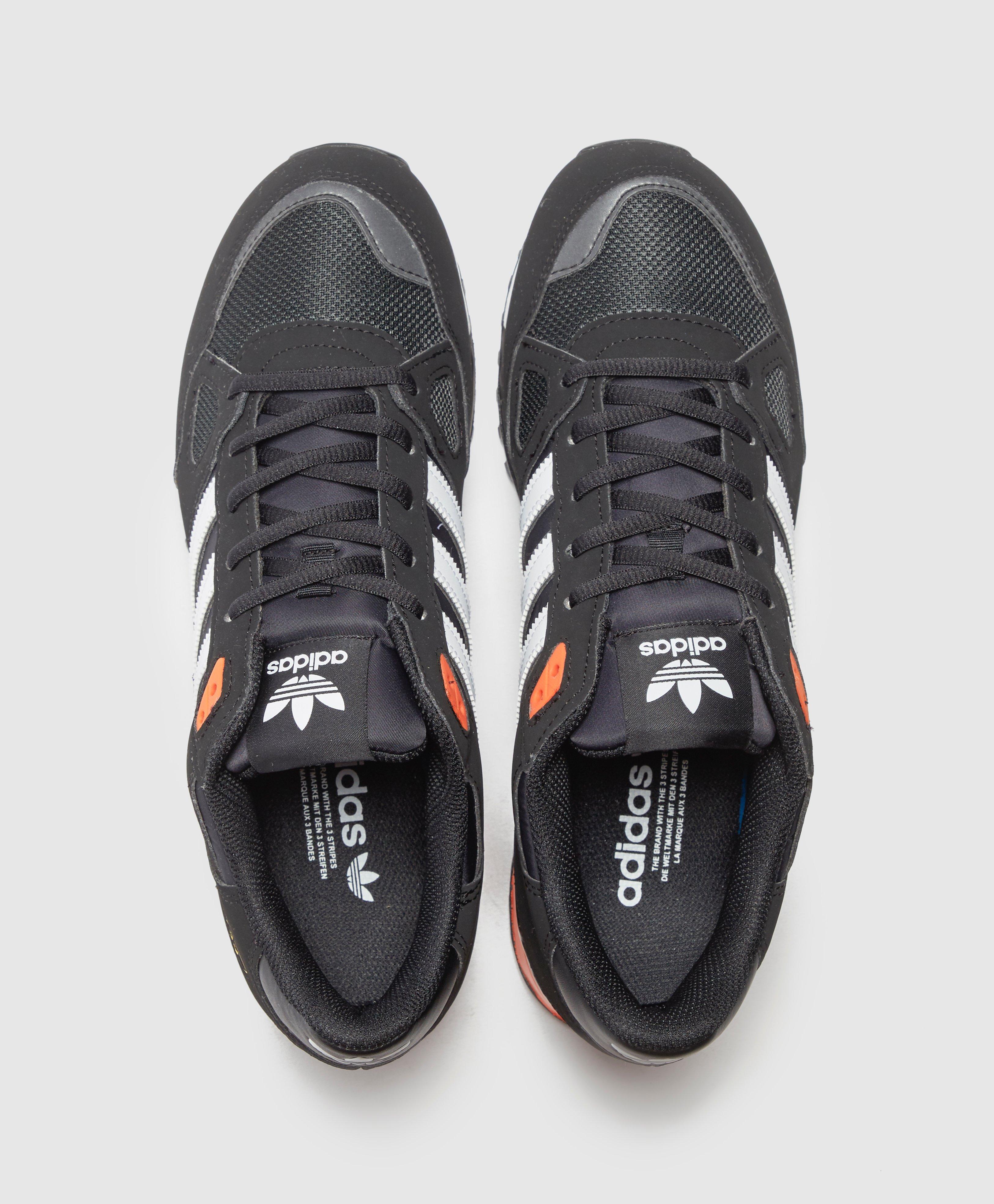 black adidas zx 750