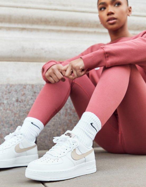 Aina trendikäs Nike Air Force 1