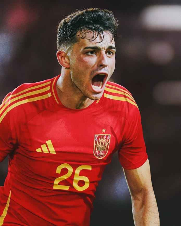 Primera equipación de la selección española 2024