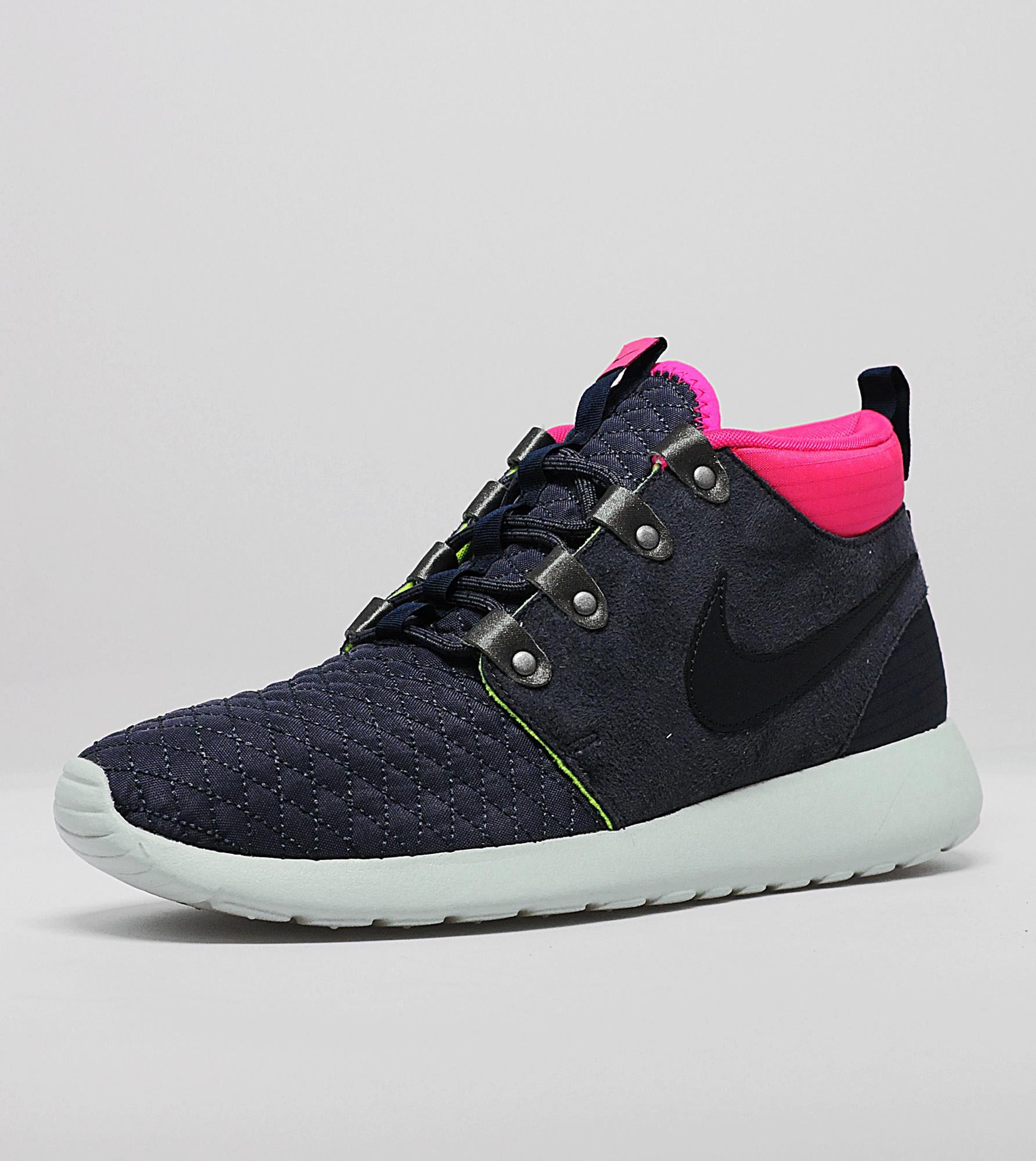 nike roshe run mid black