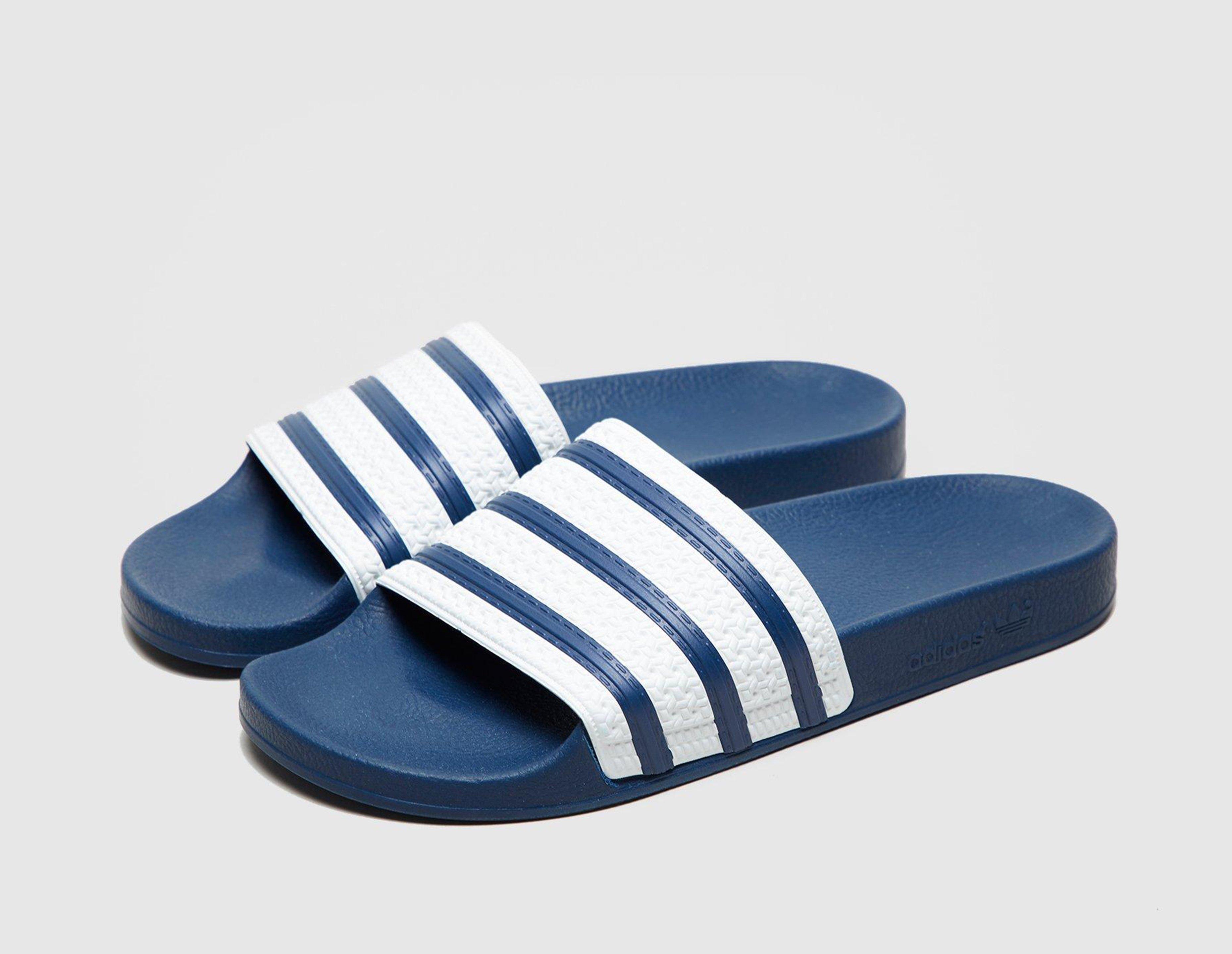 claquette adidas bleu marine