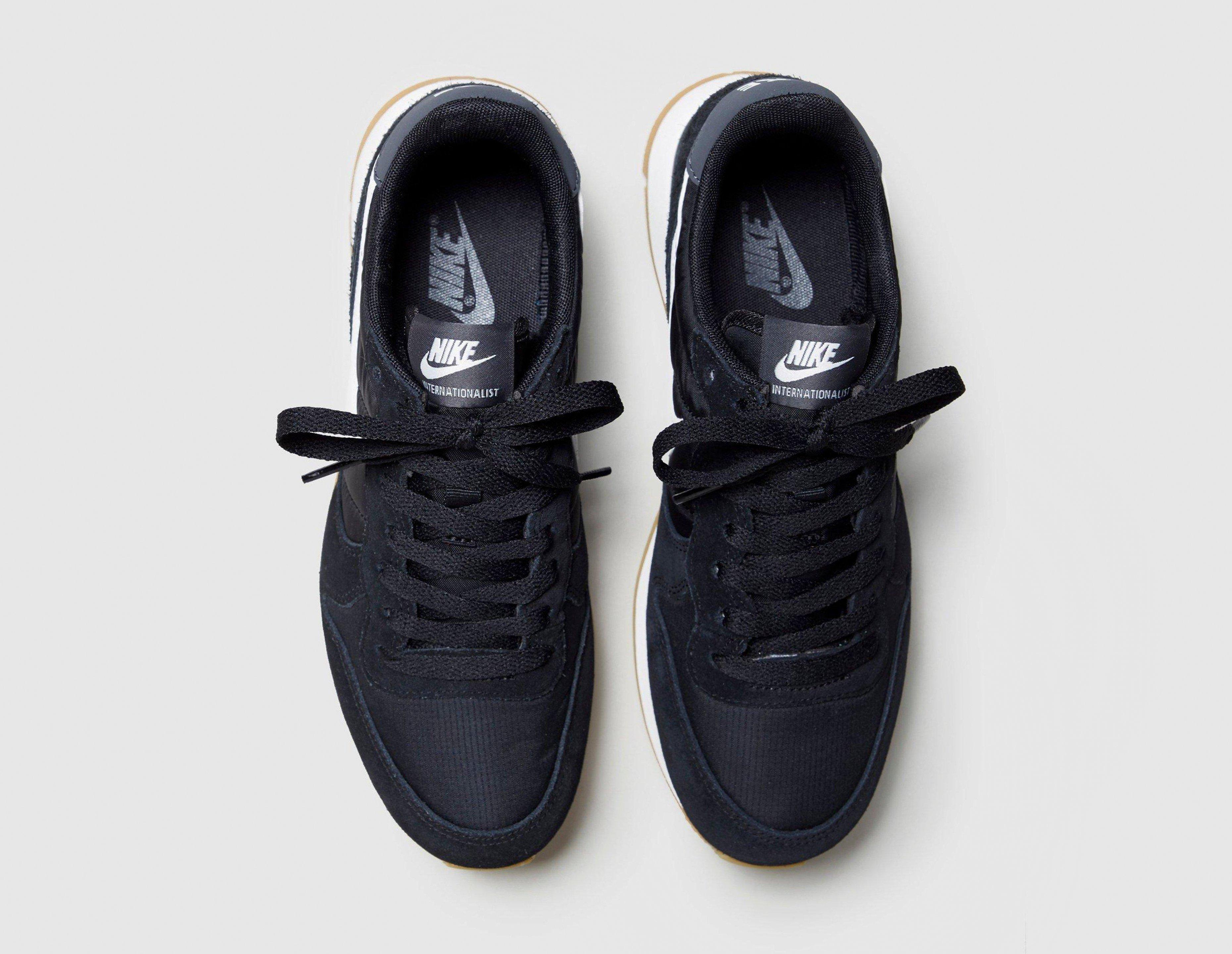 jd sports nike internationalist