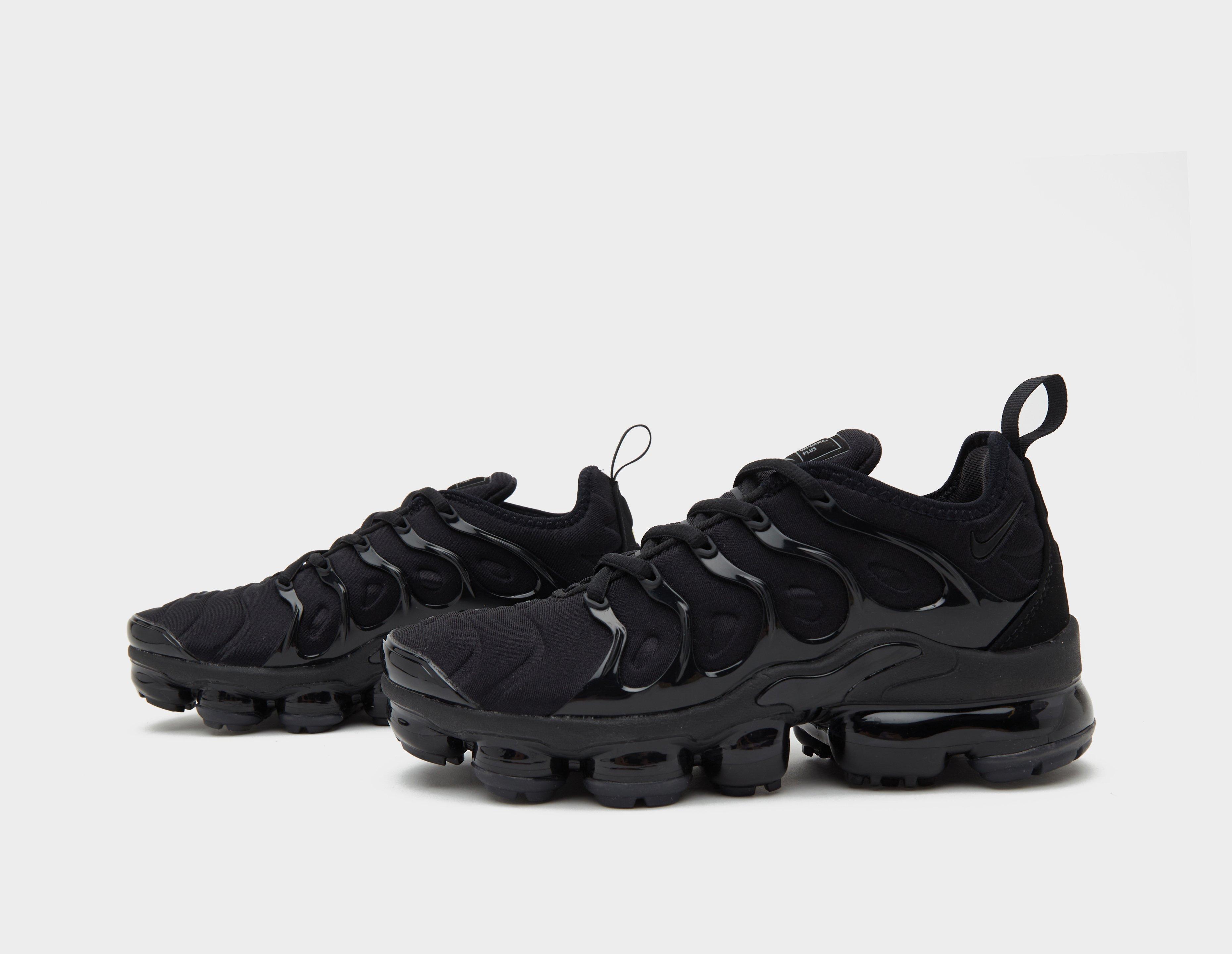 women's nike black vapormax plus