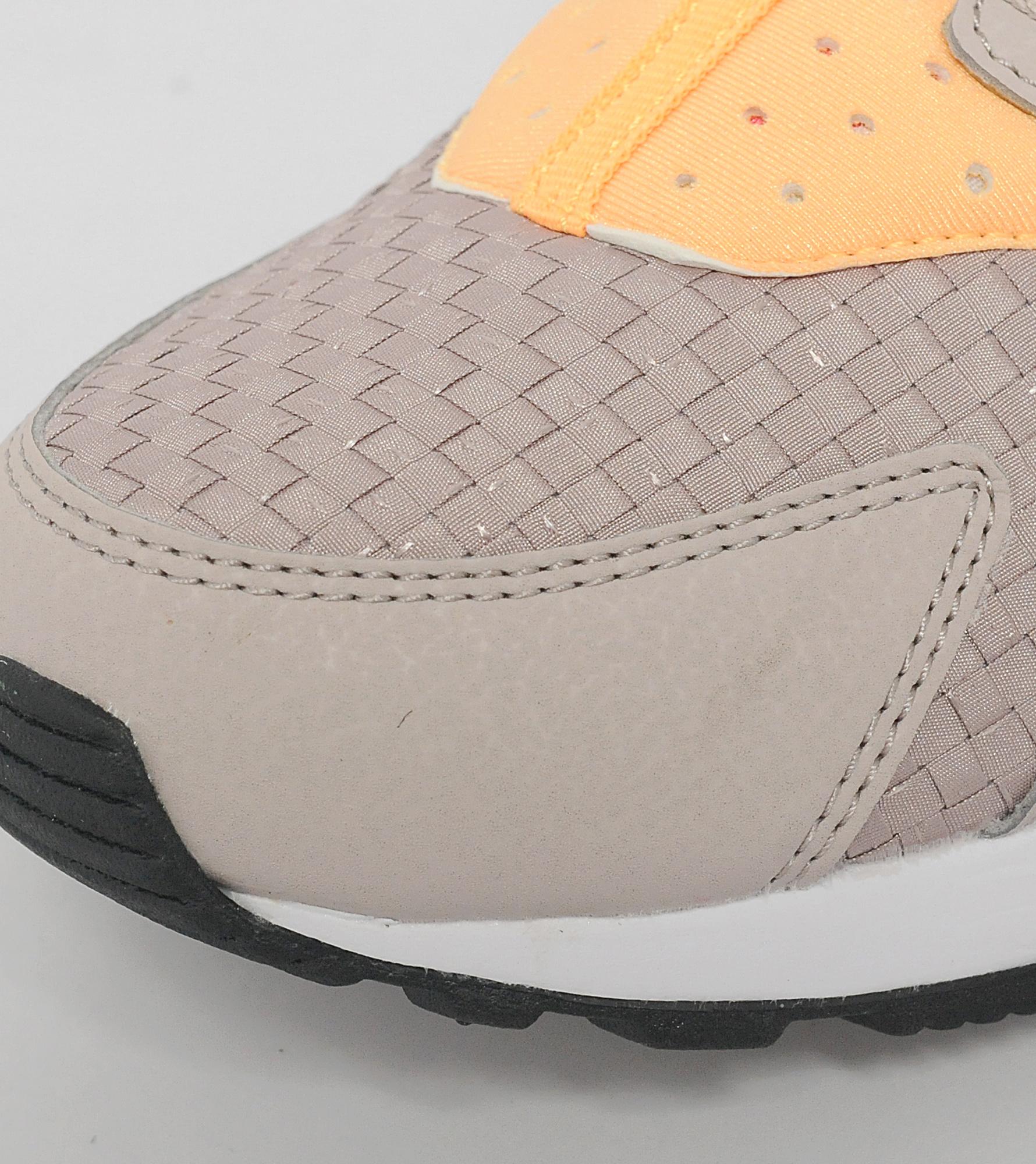 huarache light beige laser crimson