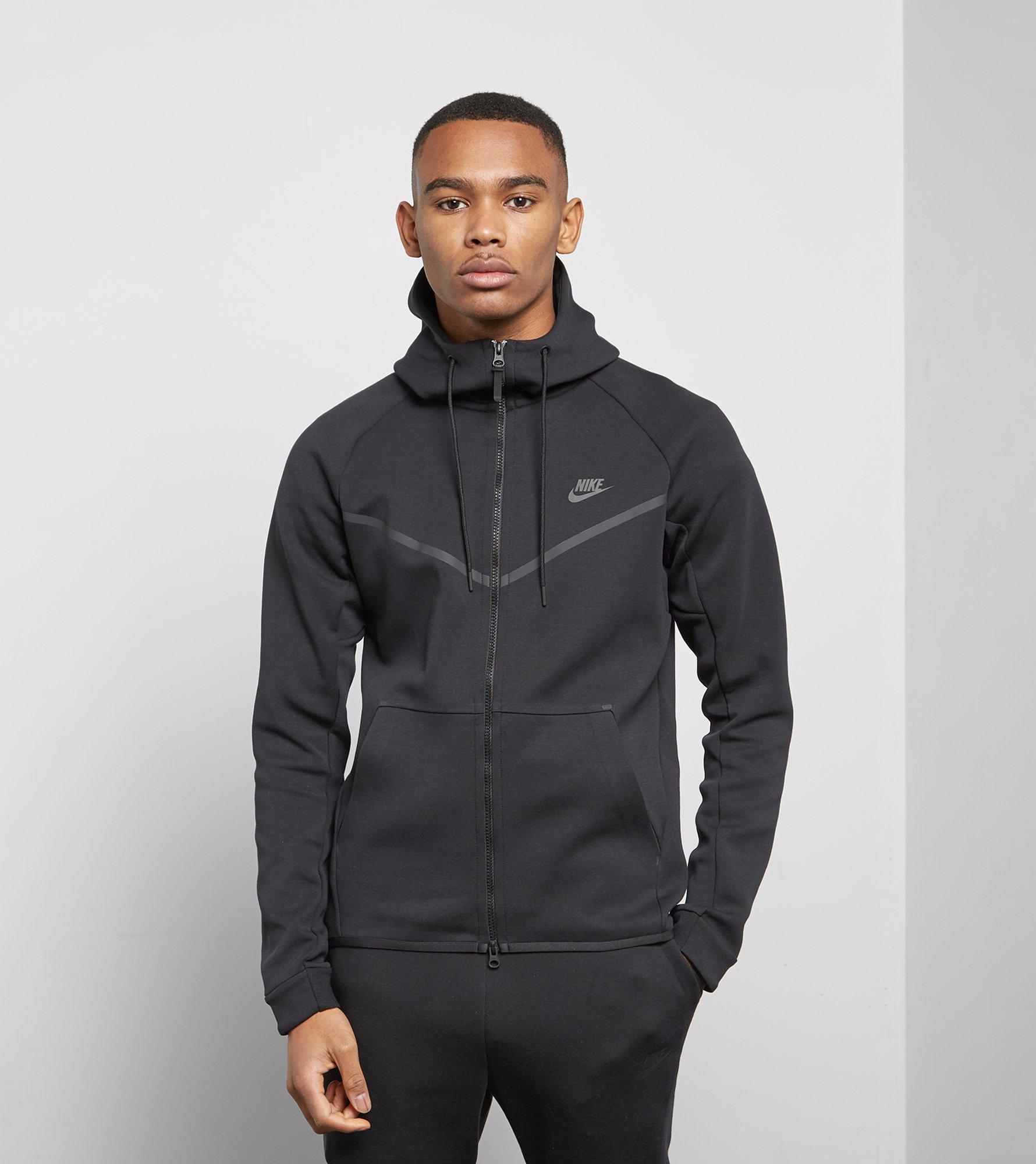 old season nike tech fleece