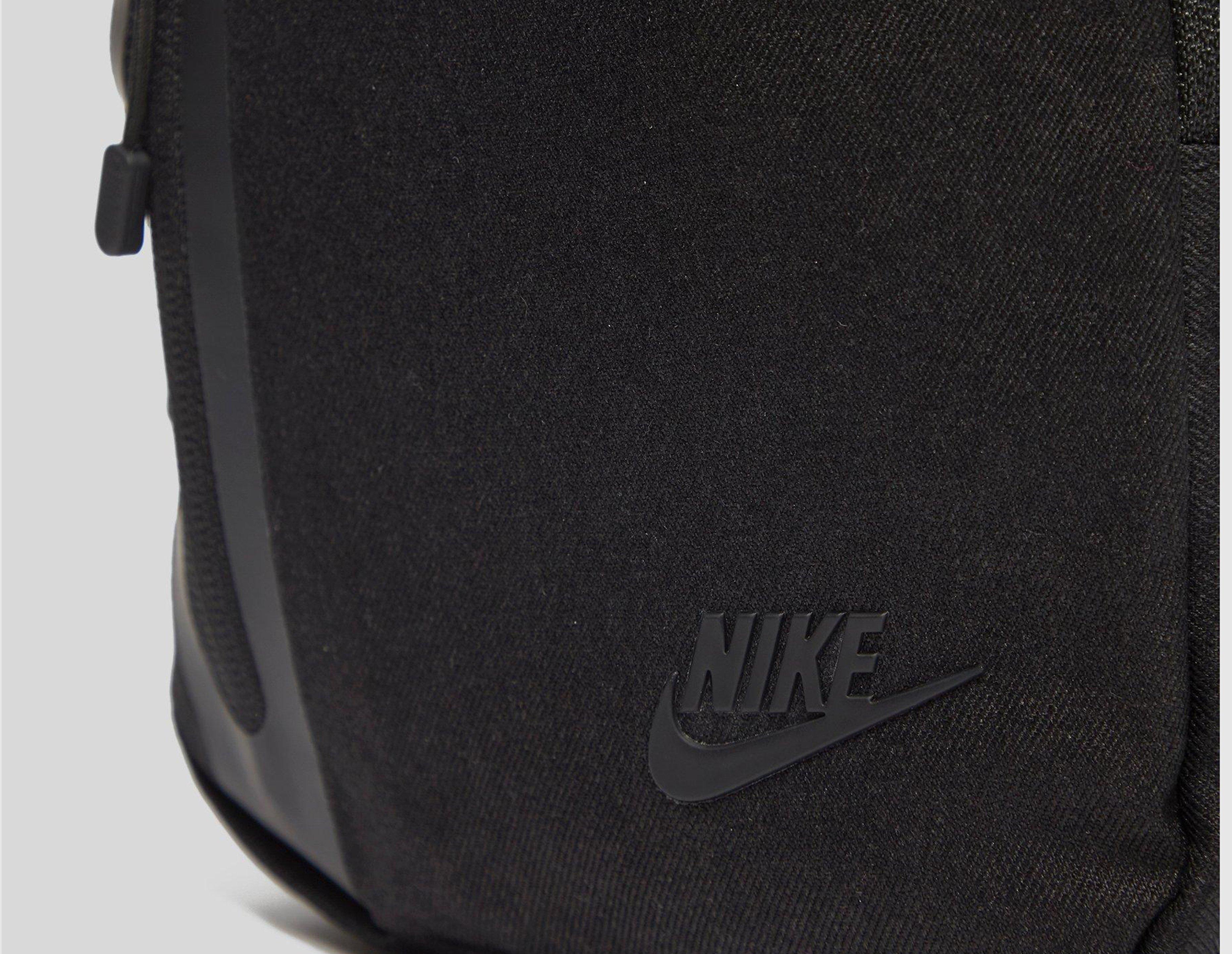 nike core small crossbody bag