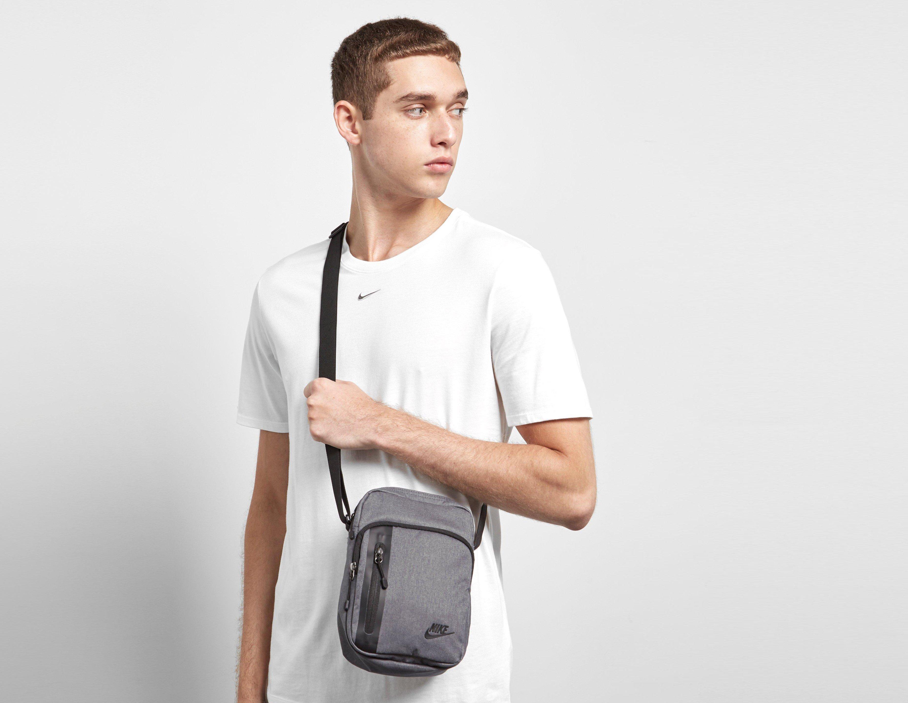 nike core crossbody bag