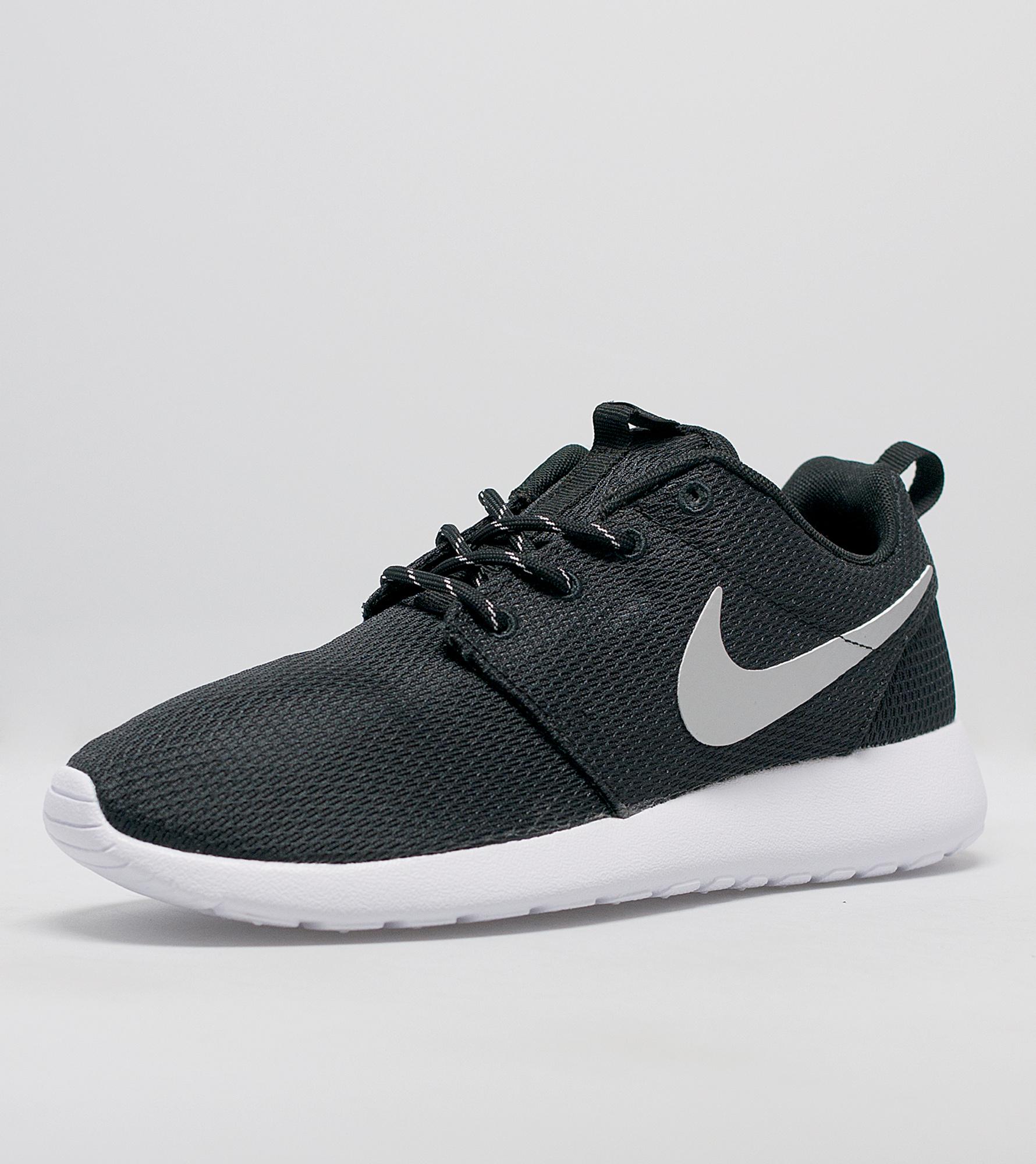 nike roshe womens white with black swoosh