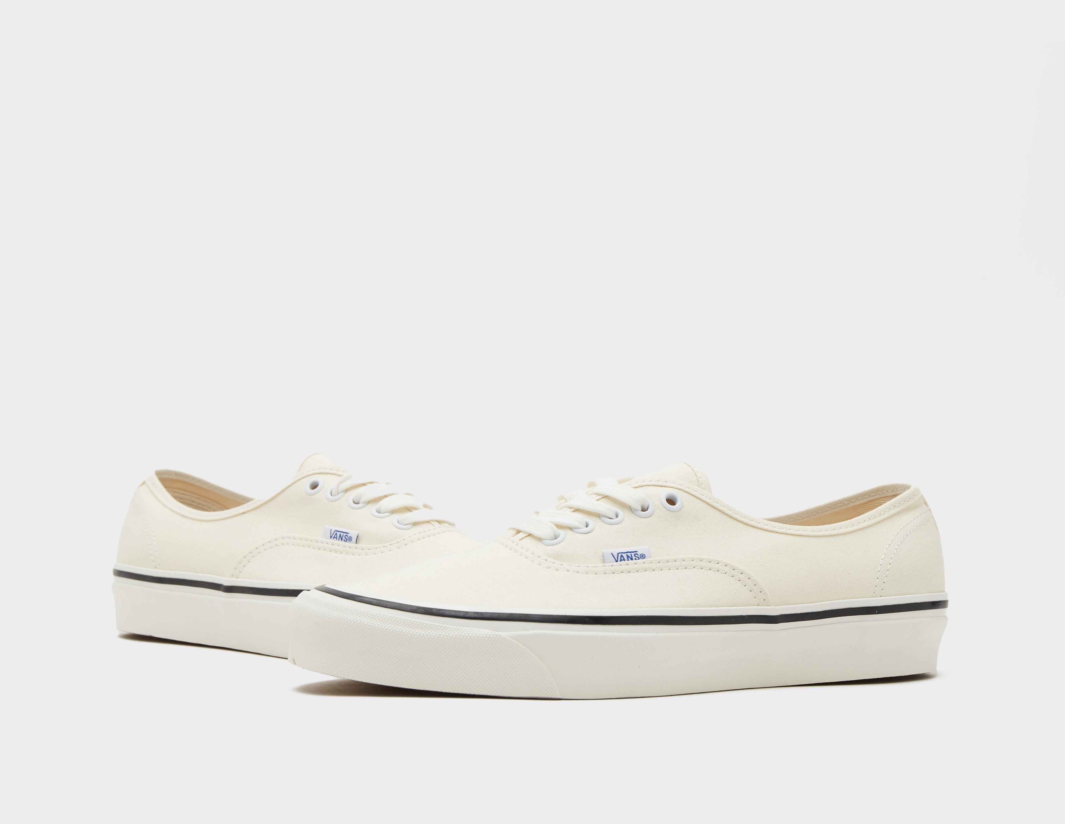 Vans anaheim deals authentic white