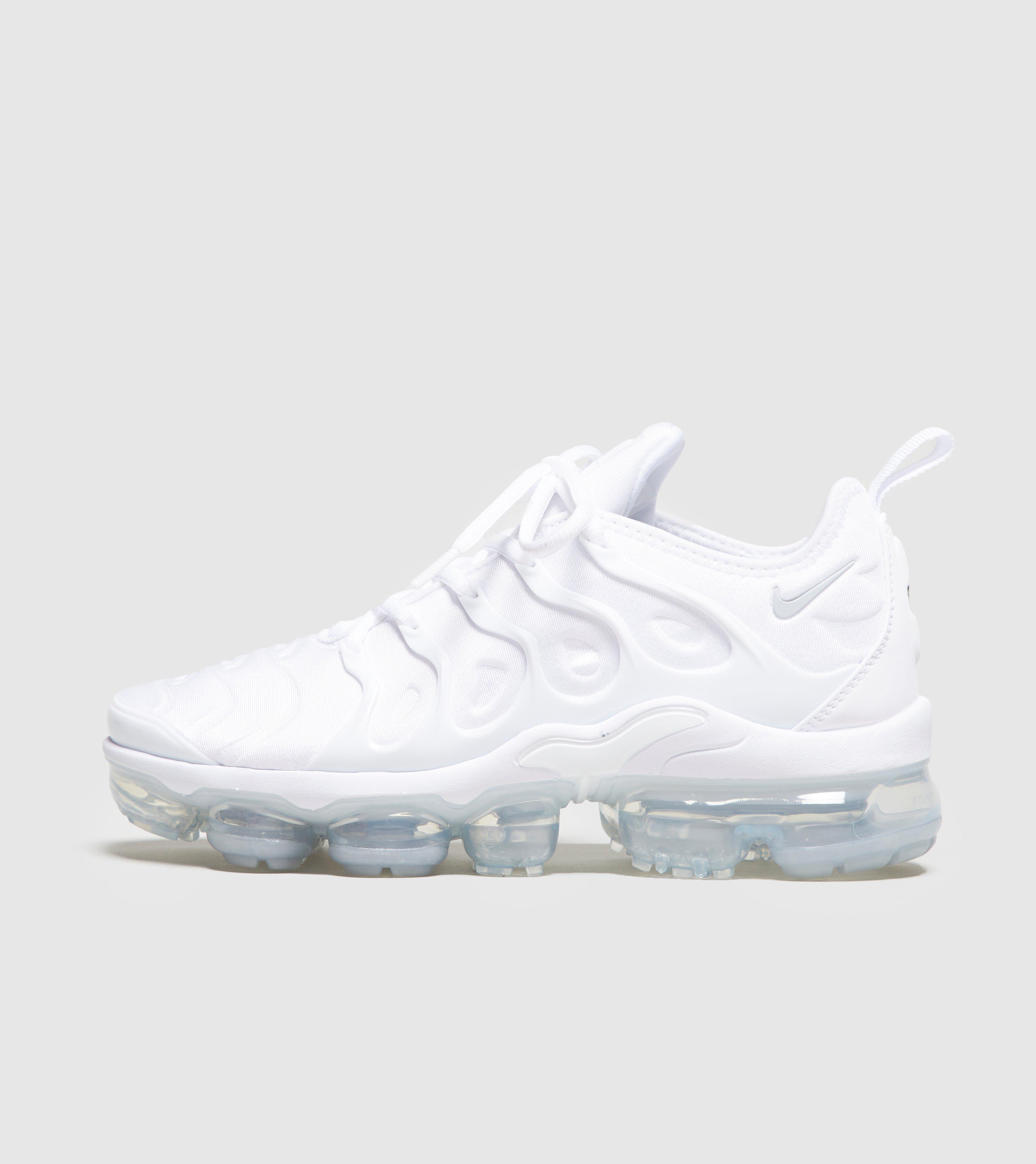 all white womens vapormax plus