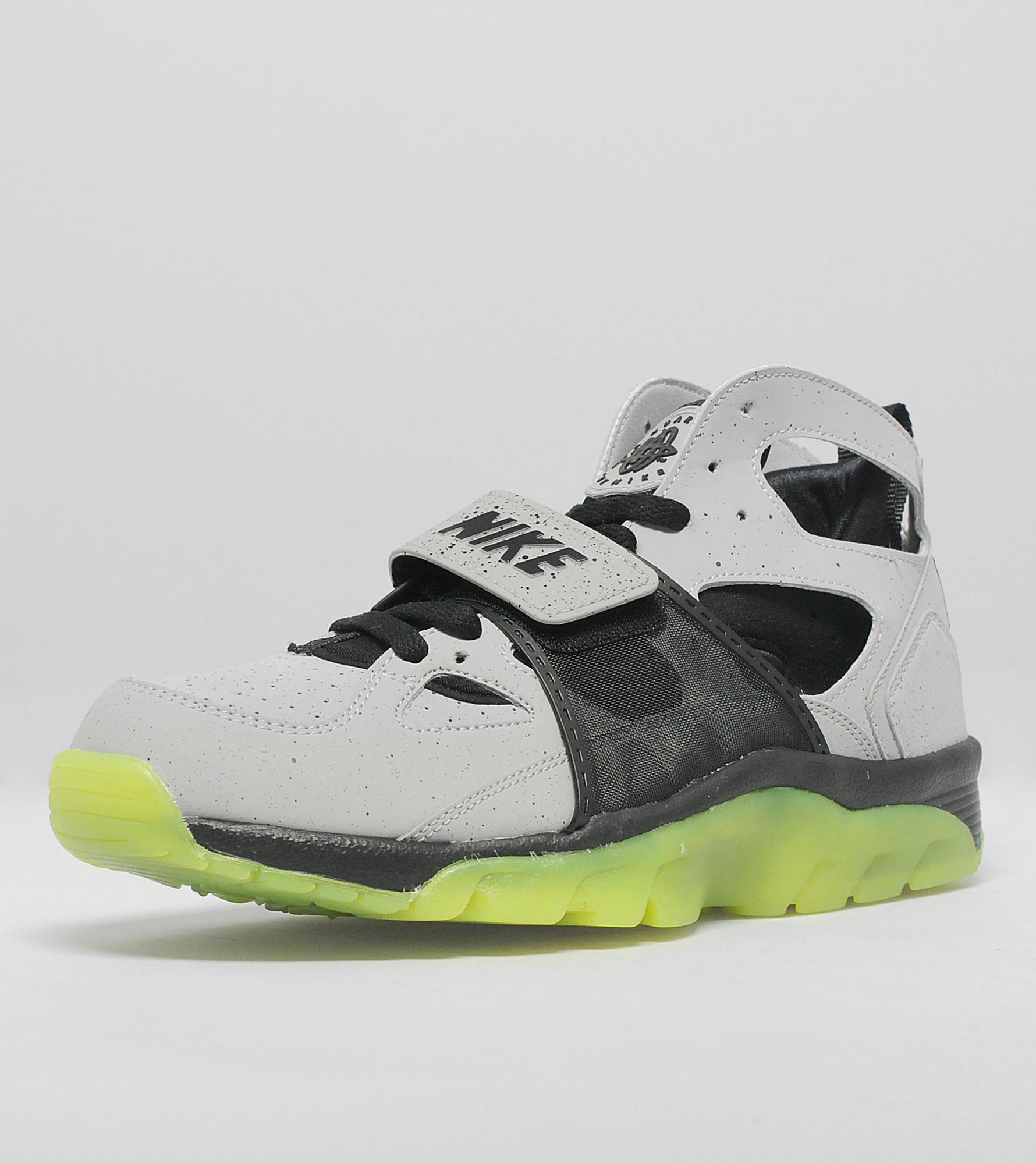 nike air trainer huarache quickstrike