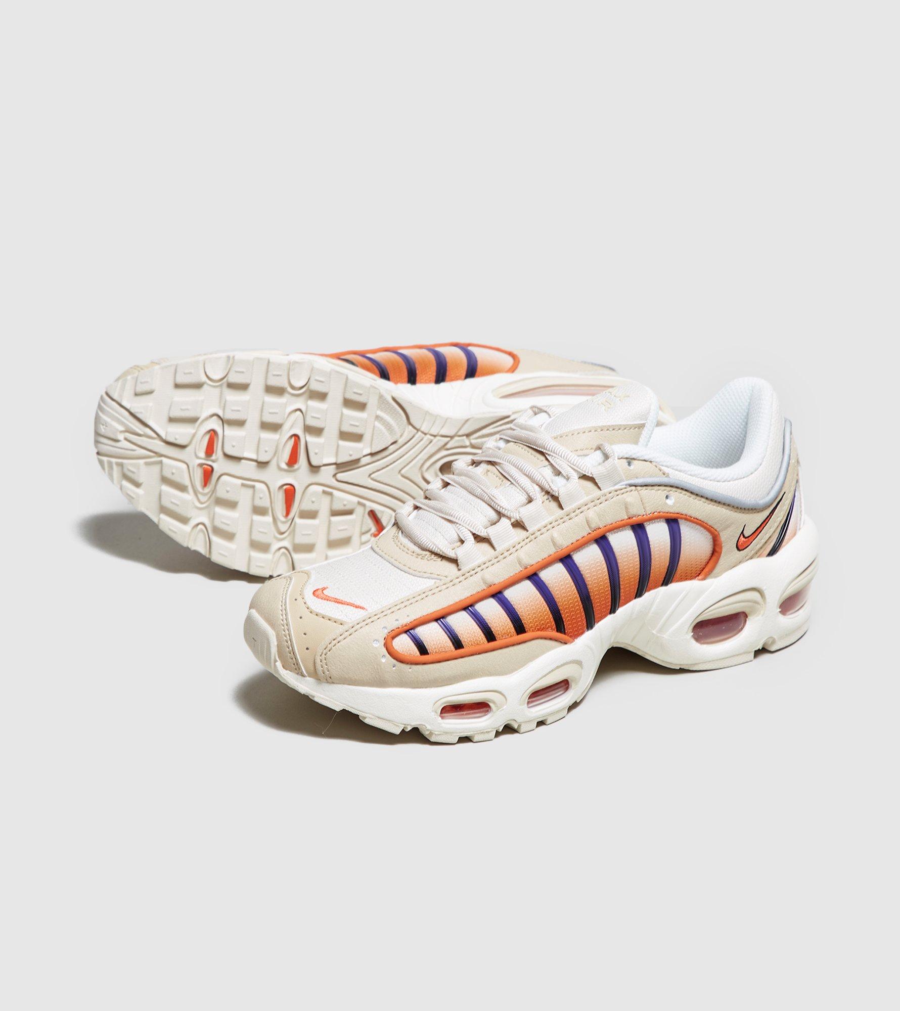 womens tailwind