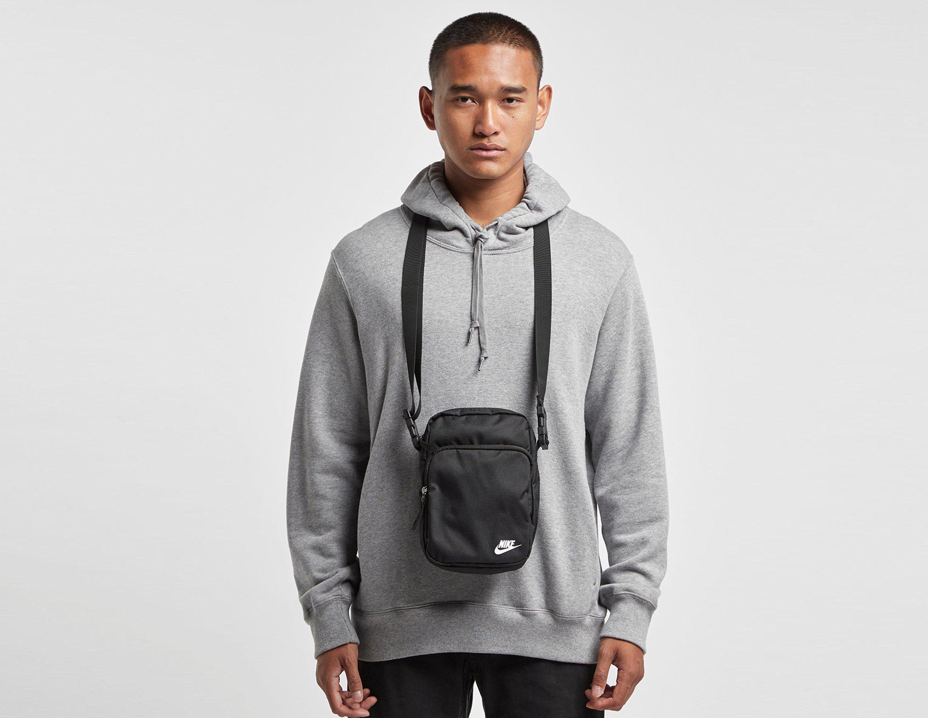 nike heritage man bag