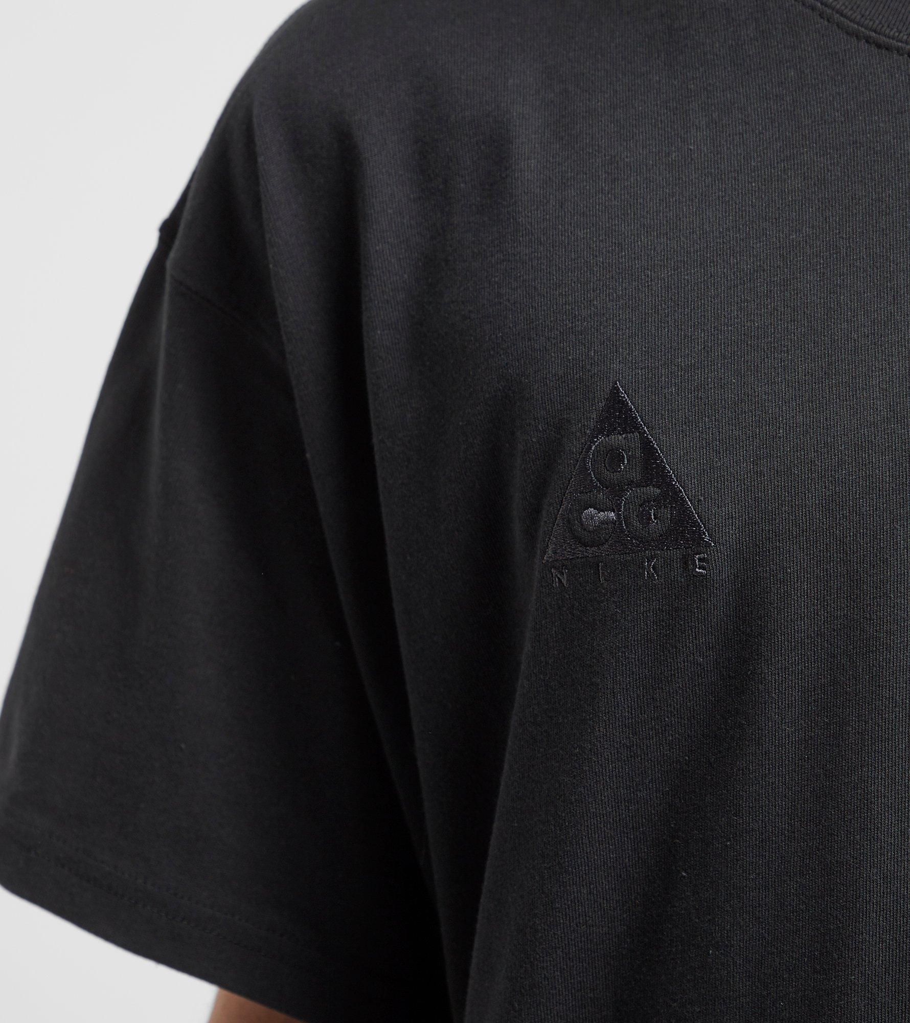 nike acg black t shirt