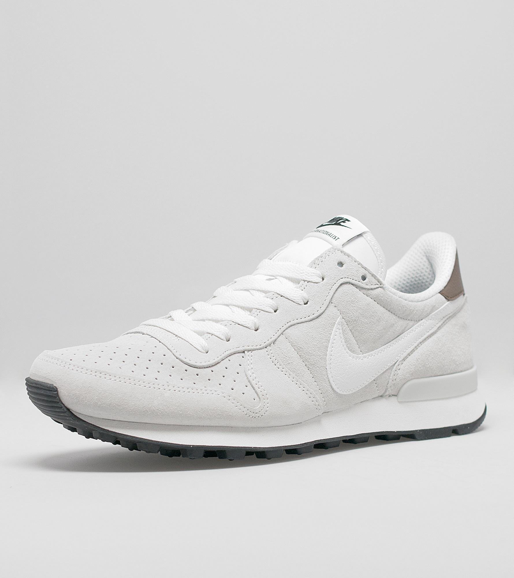 nike internationalist suede
