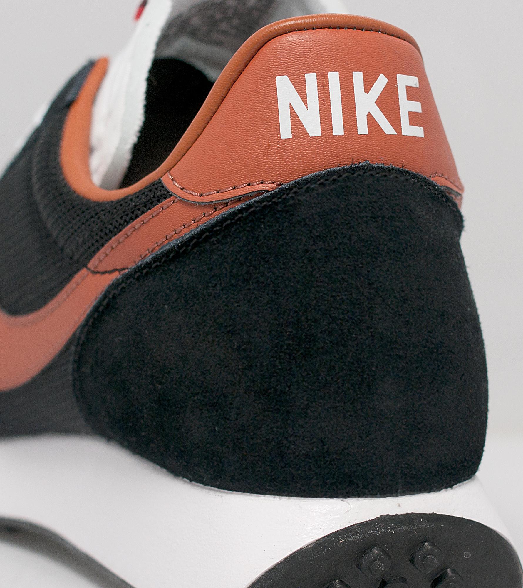 size nike tailwind