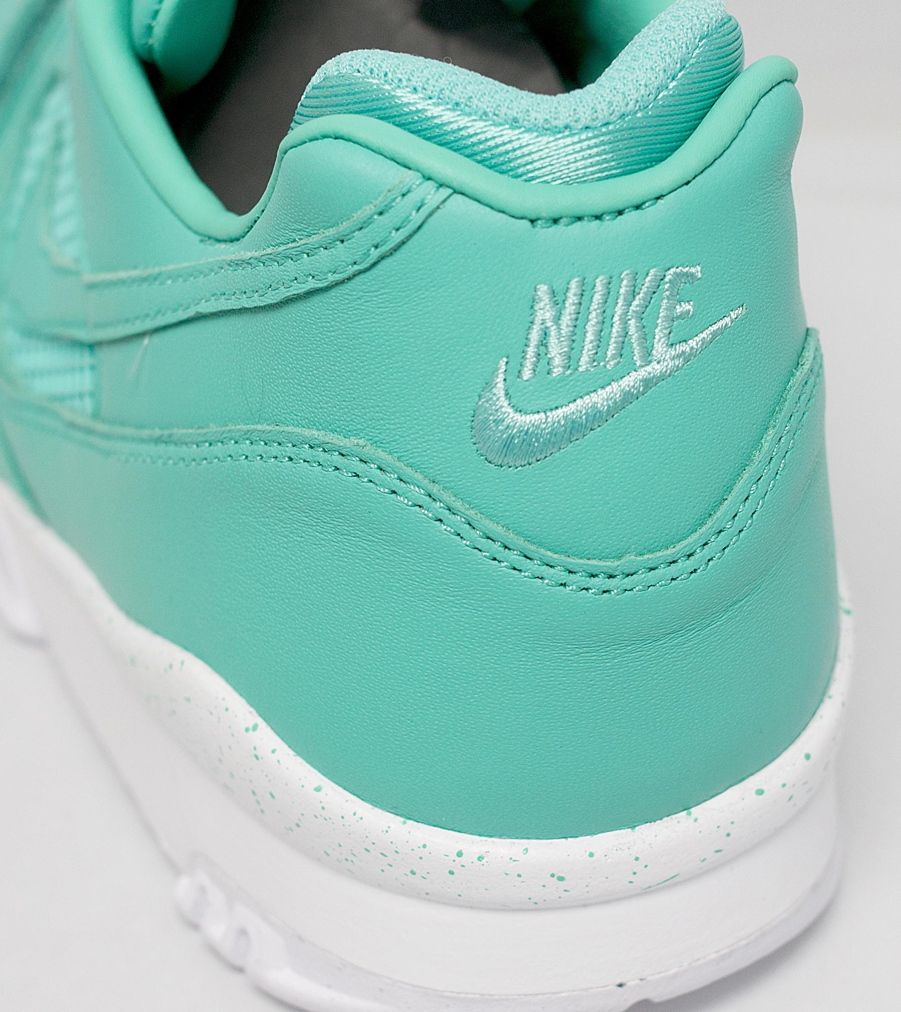 nike air trainer 2 mid