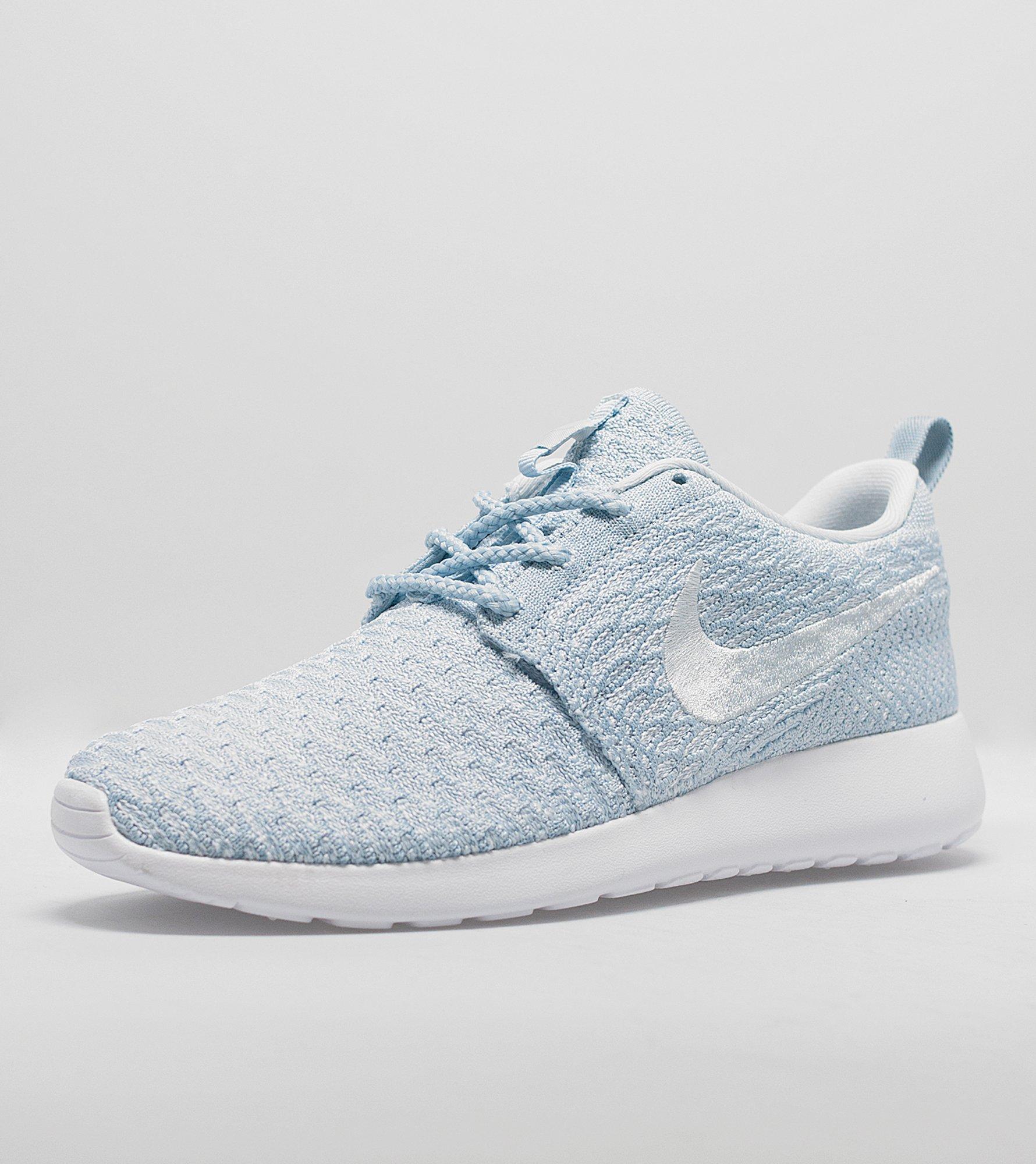 nike roshe flyknit women's
