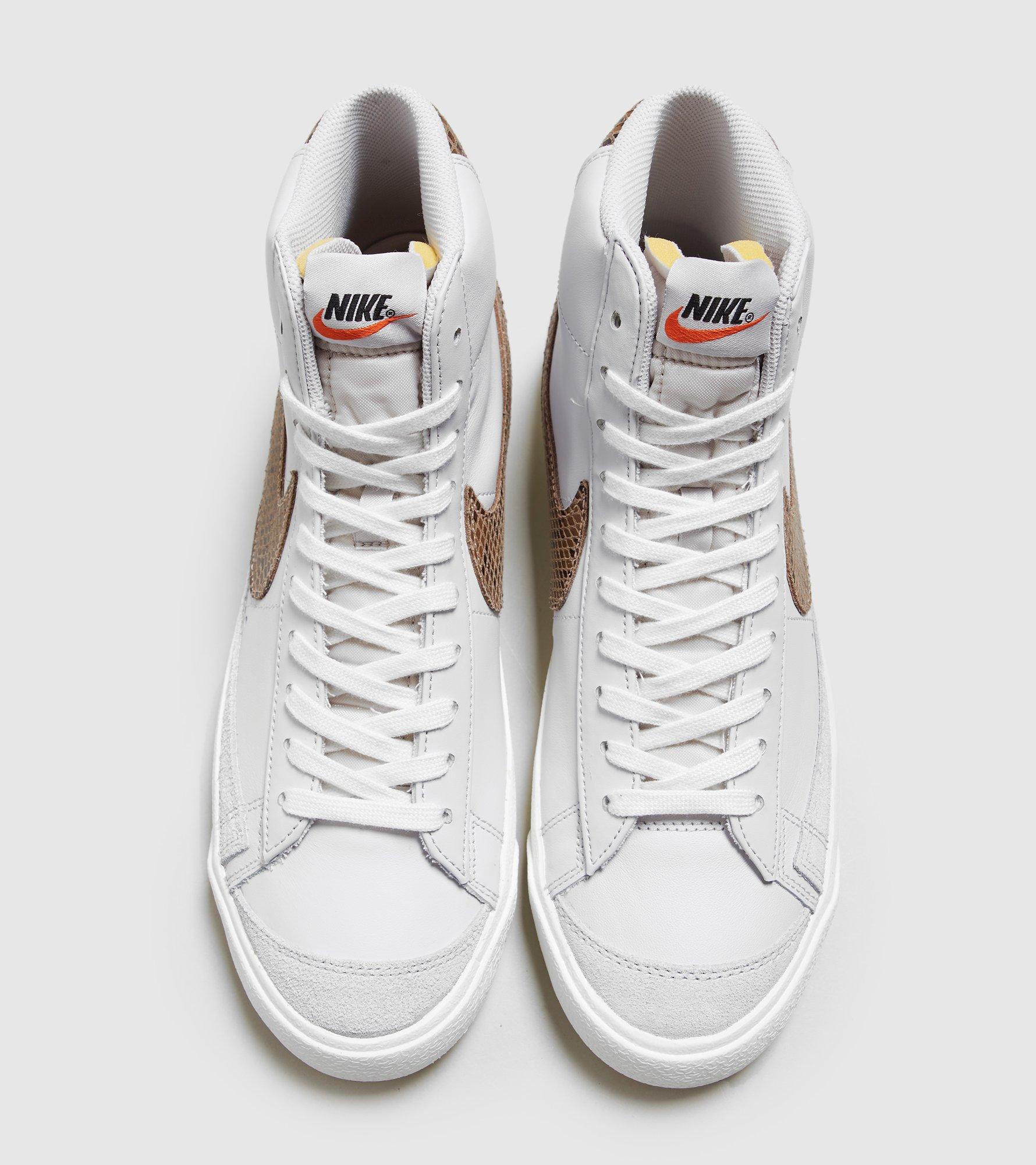 quanto costano le nike blazer