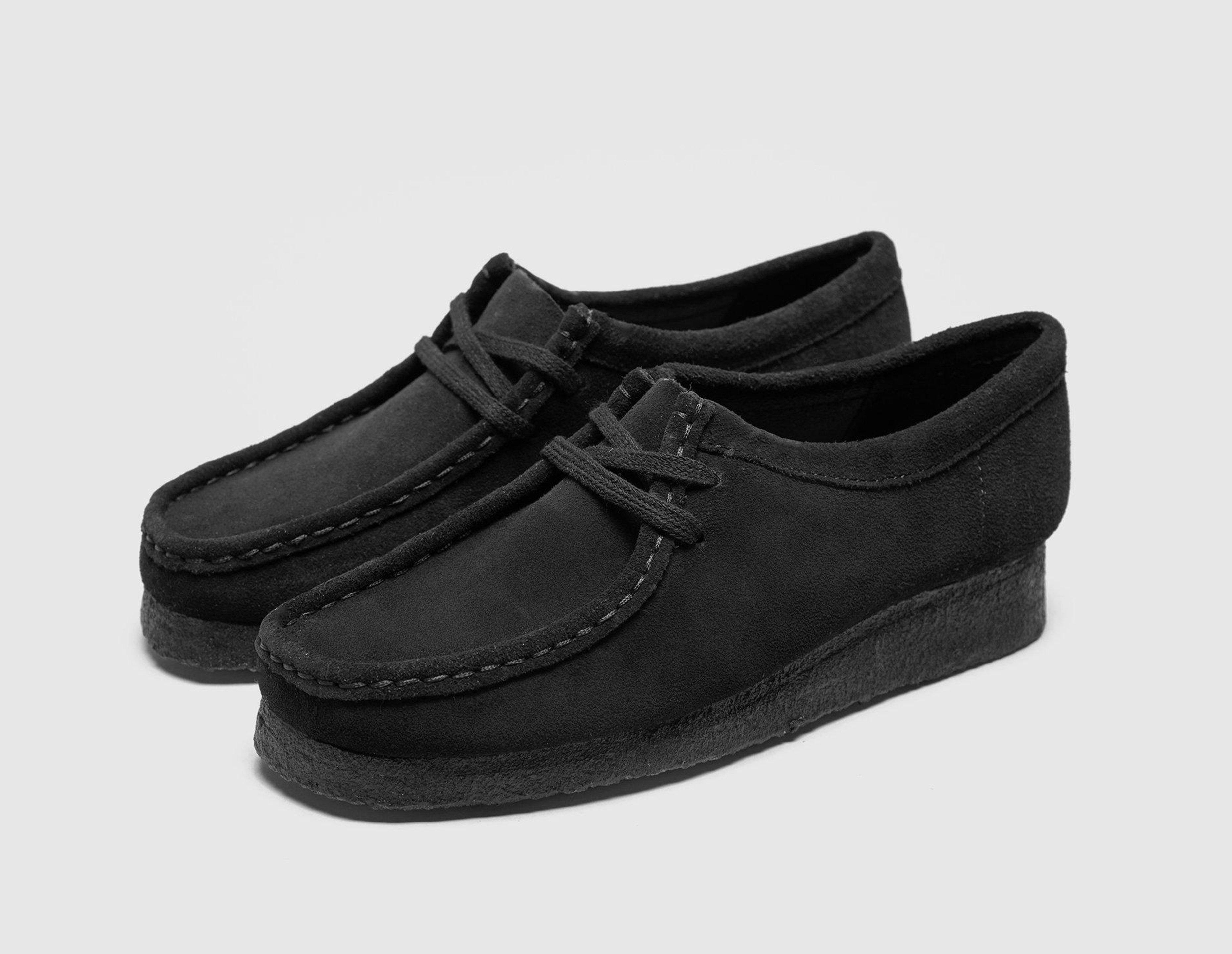 clarks wallabees suede black