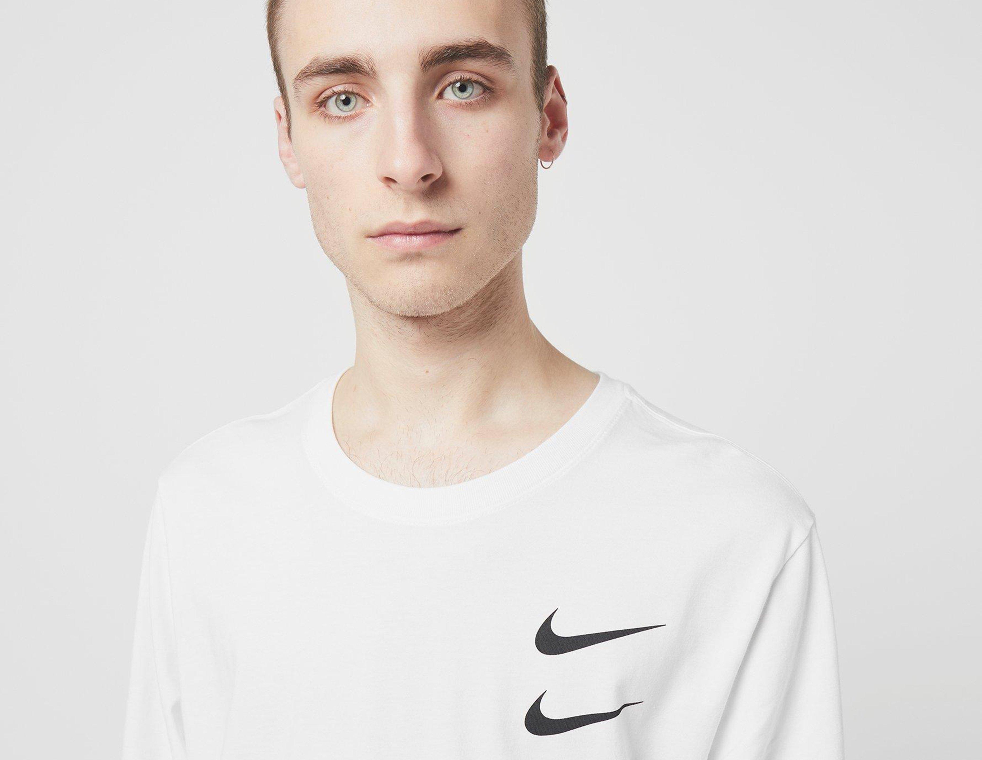 nike middle swoosh t shirt