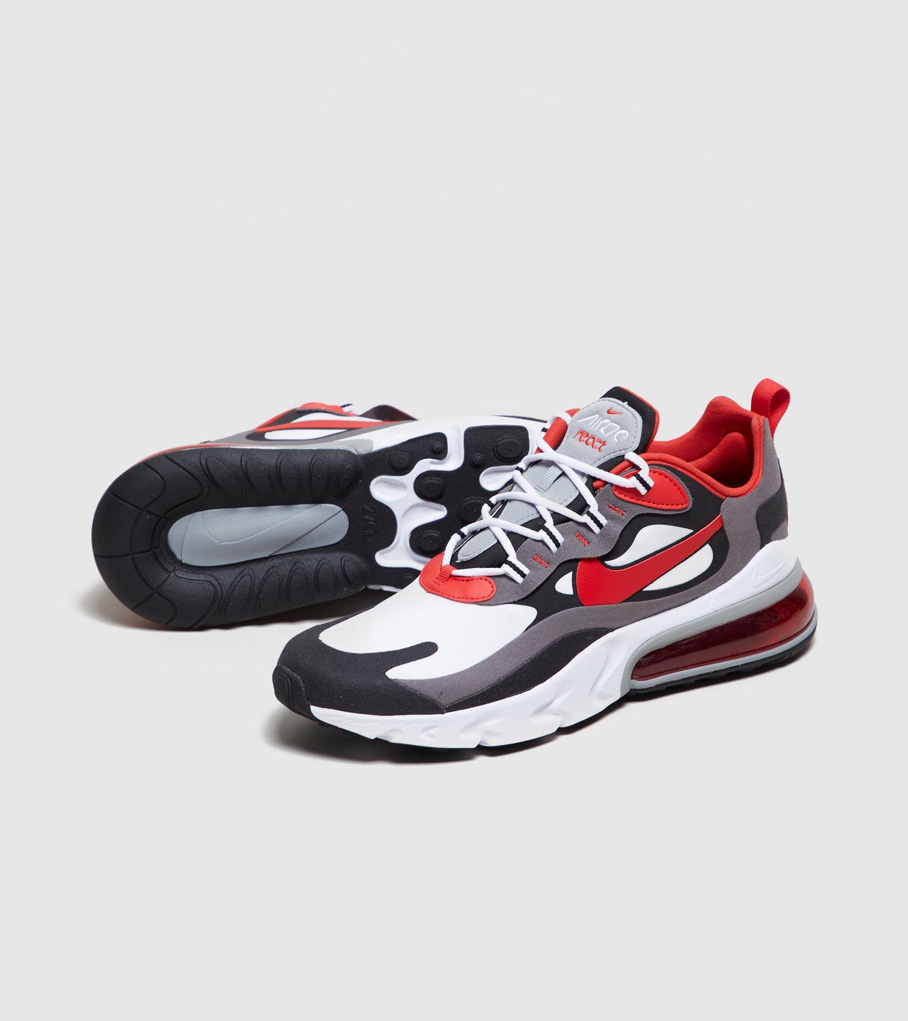 sconti nike react element 270