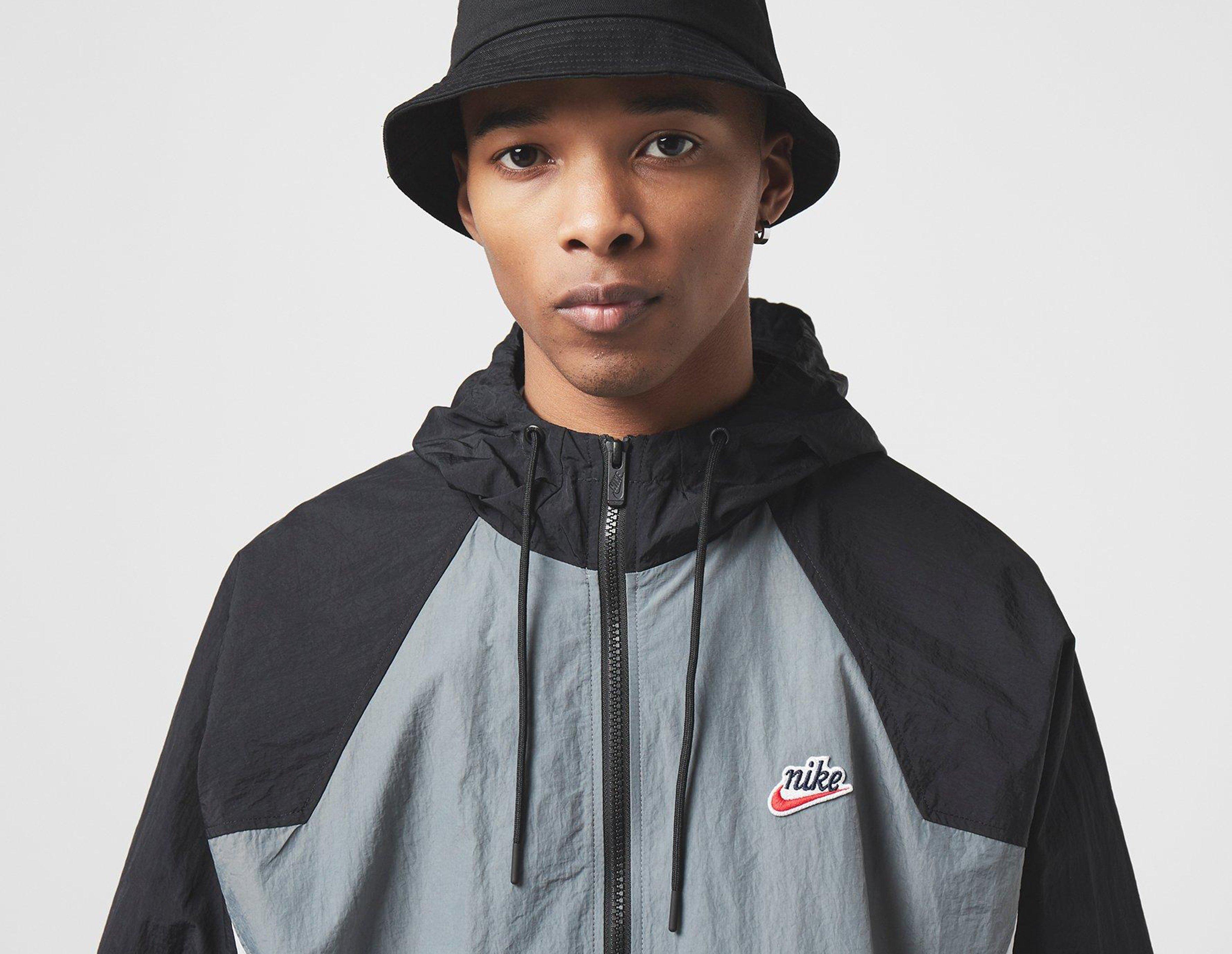 nike heritage windbreaker