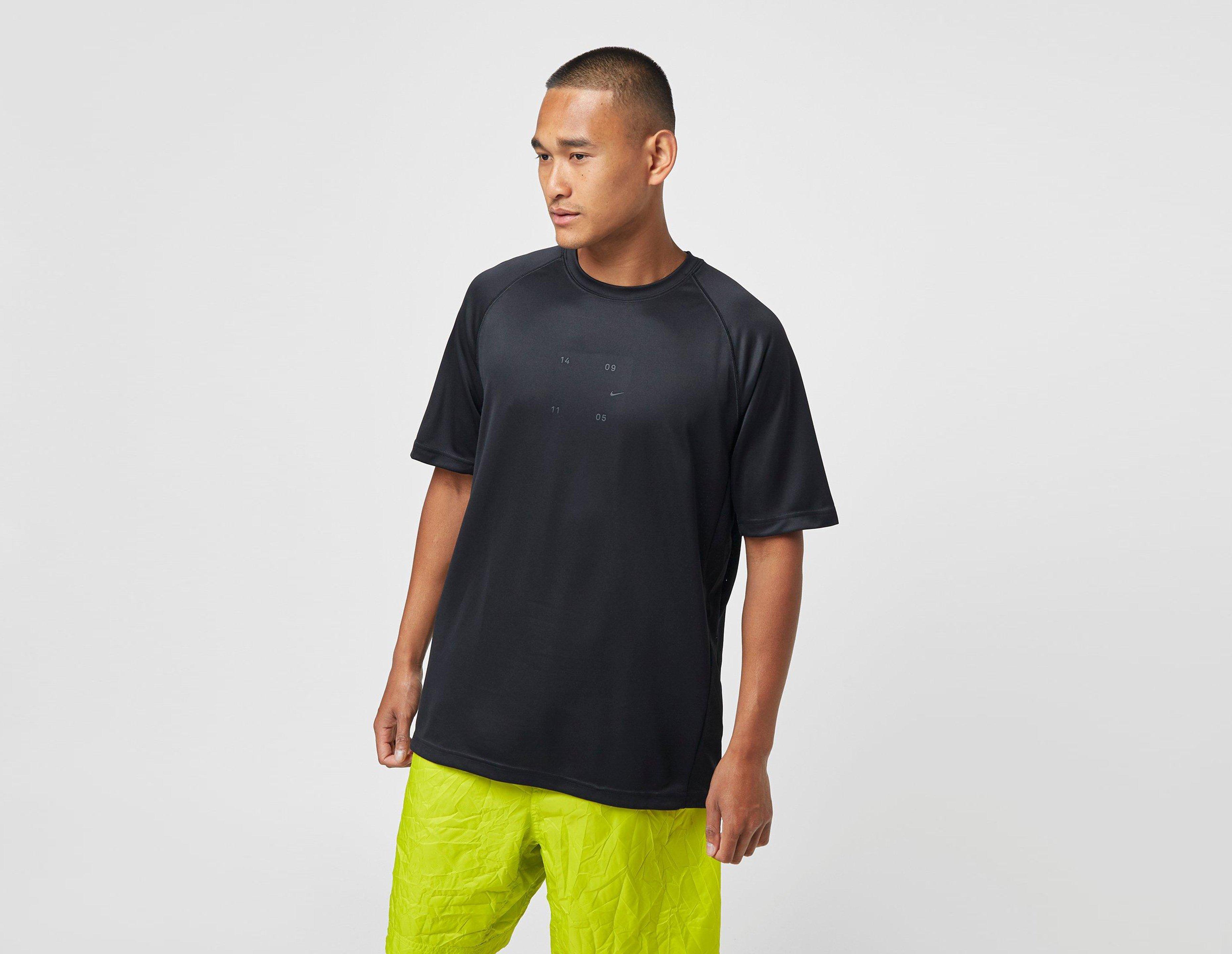 nike tech tshirt