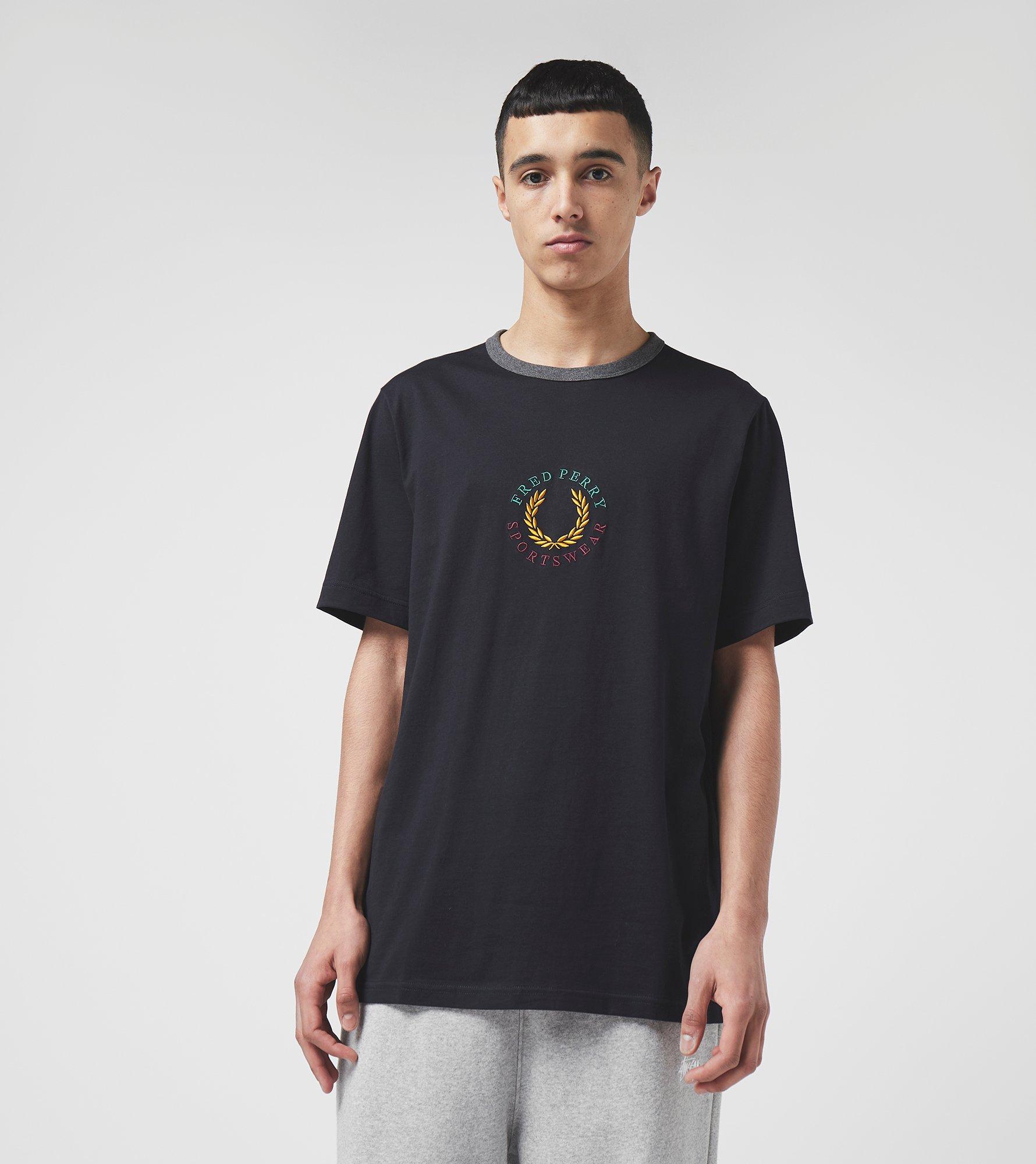 vetement fred perry