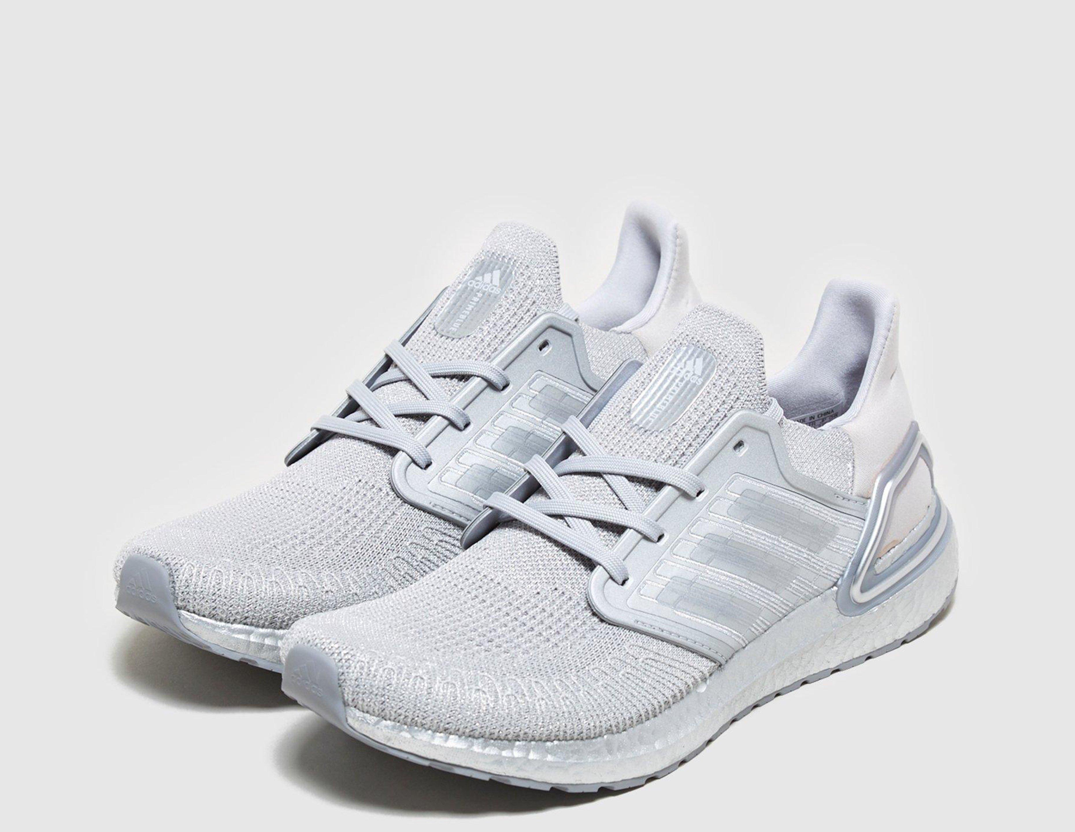 adidas boost materiale