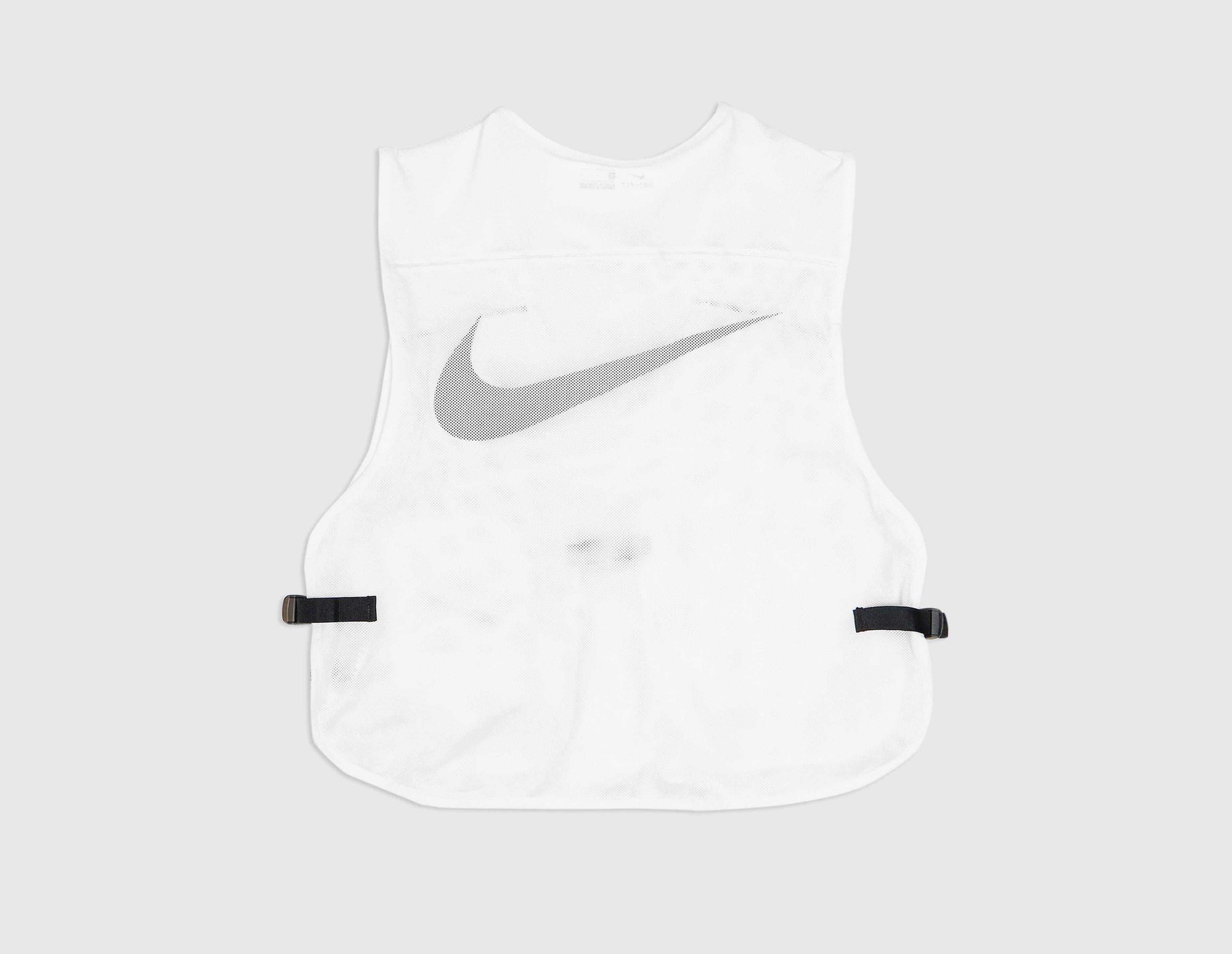 white nike gilet