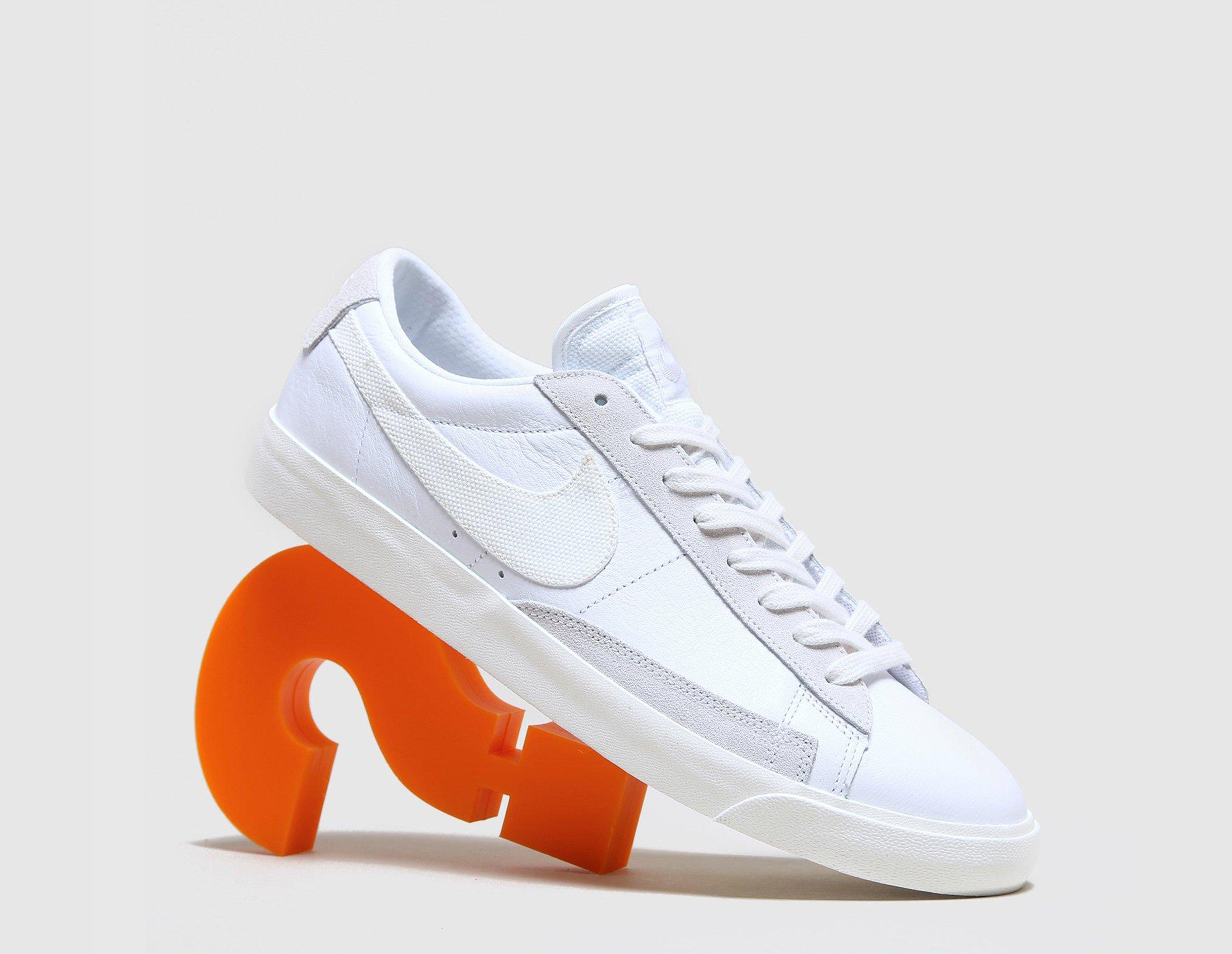 nike blazer low orange