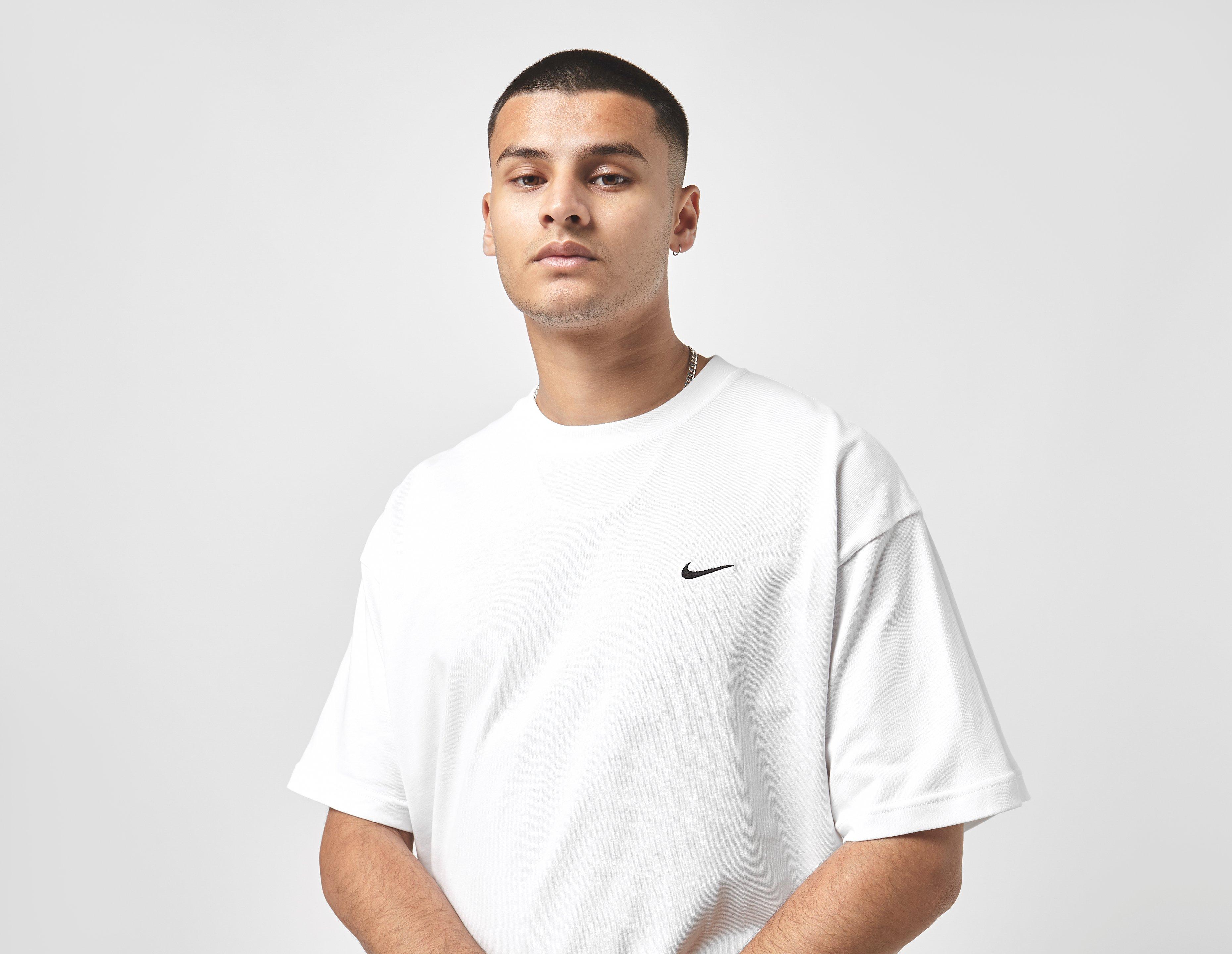 nike essential t shirt