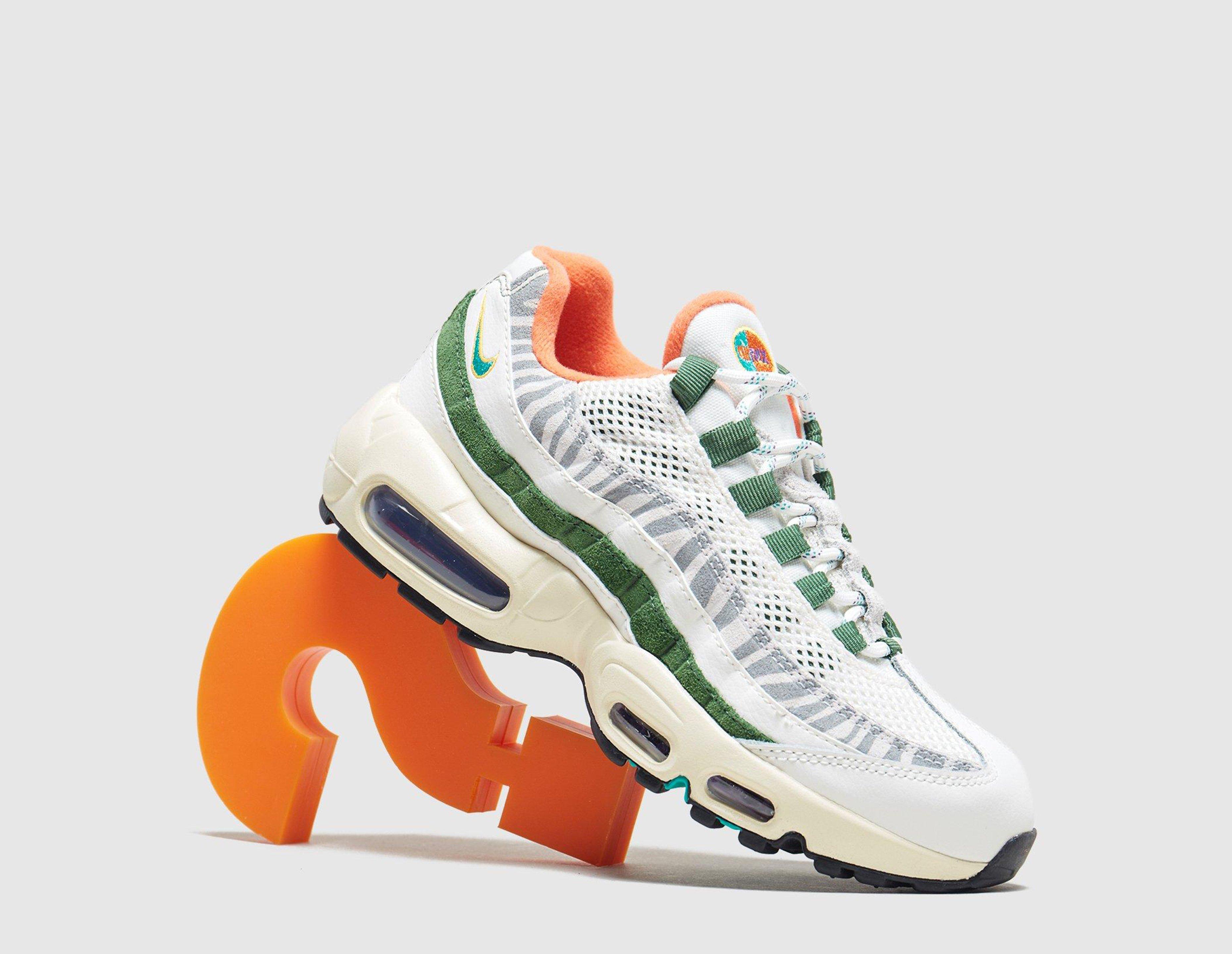 air max 95 era on feet