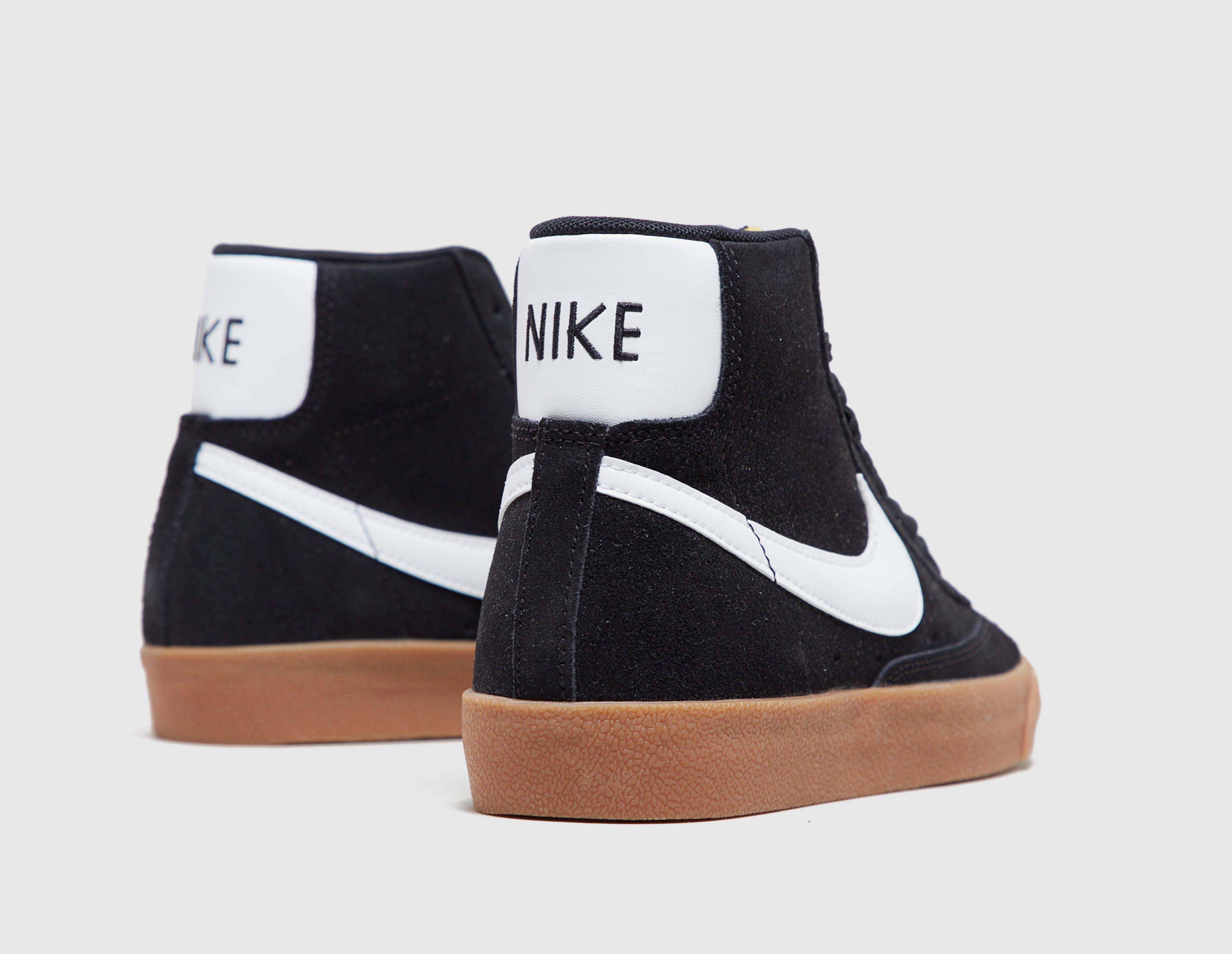 nike blanche semelle marron