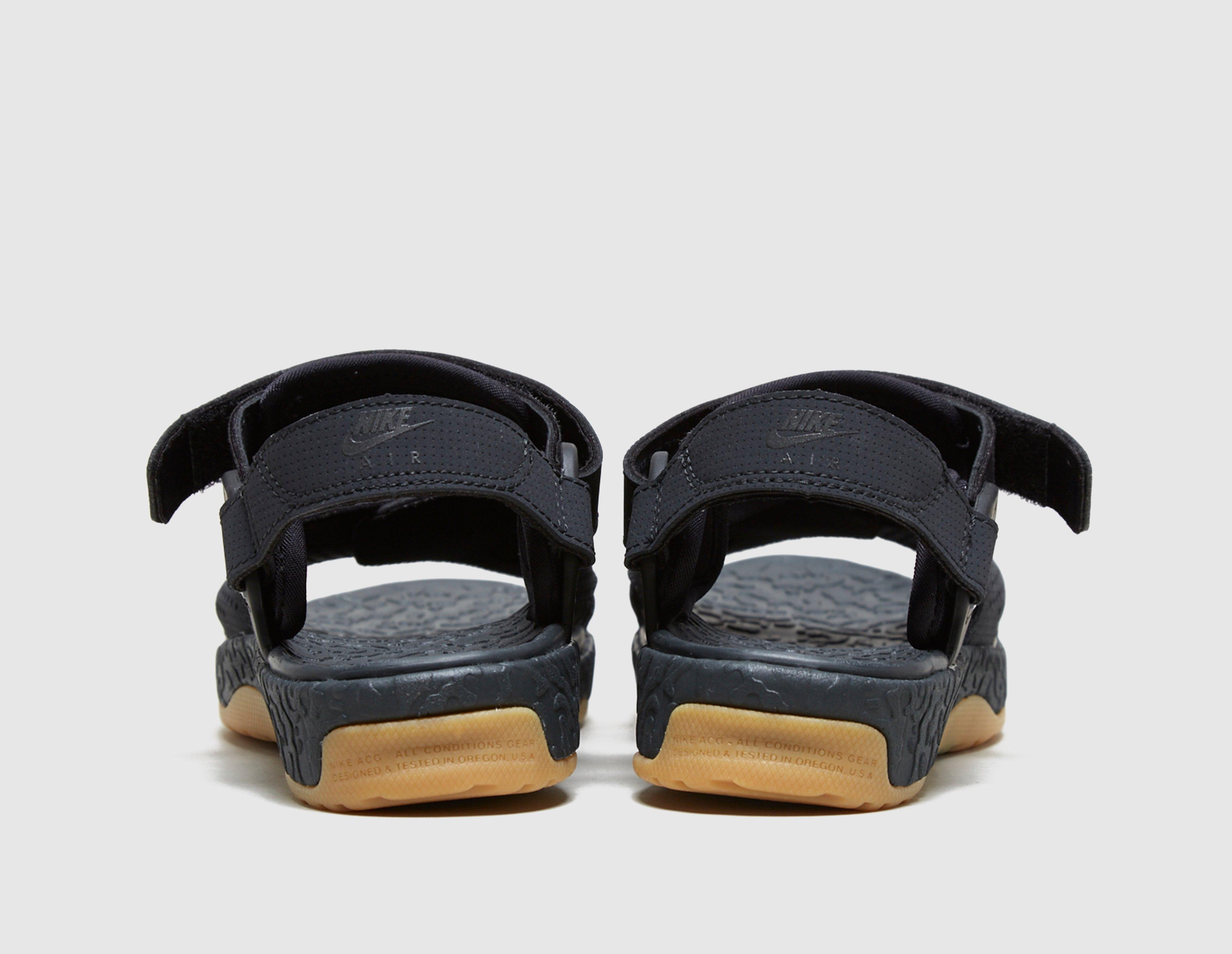 sandal nike acg