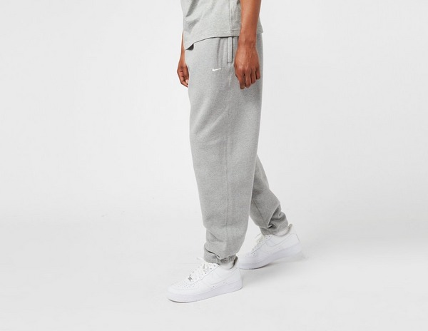 Nike Club Essentials Open Hem Sweatpants in Gray