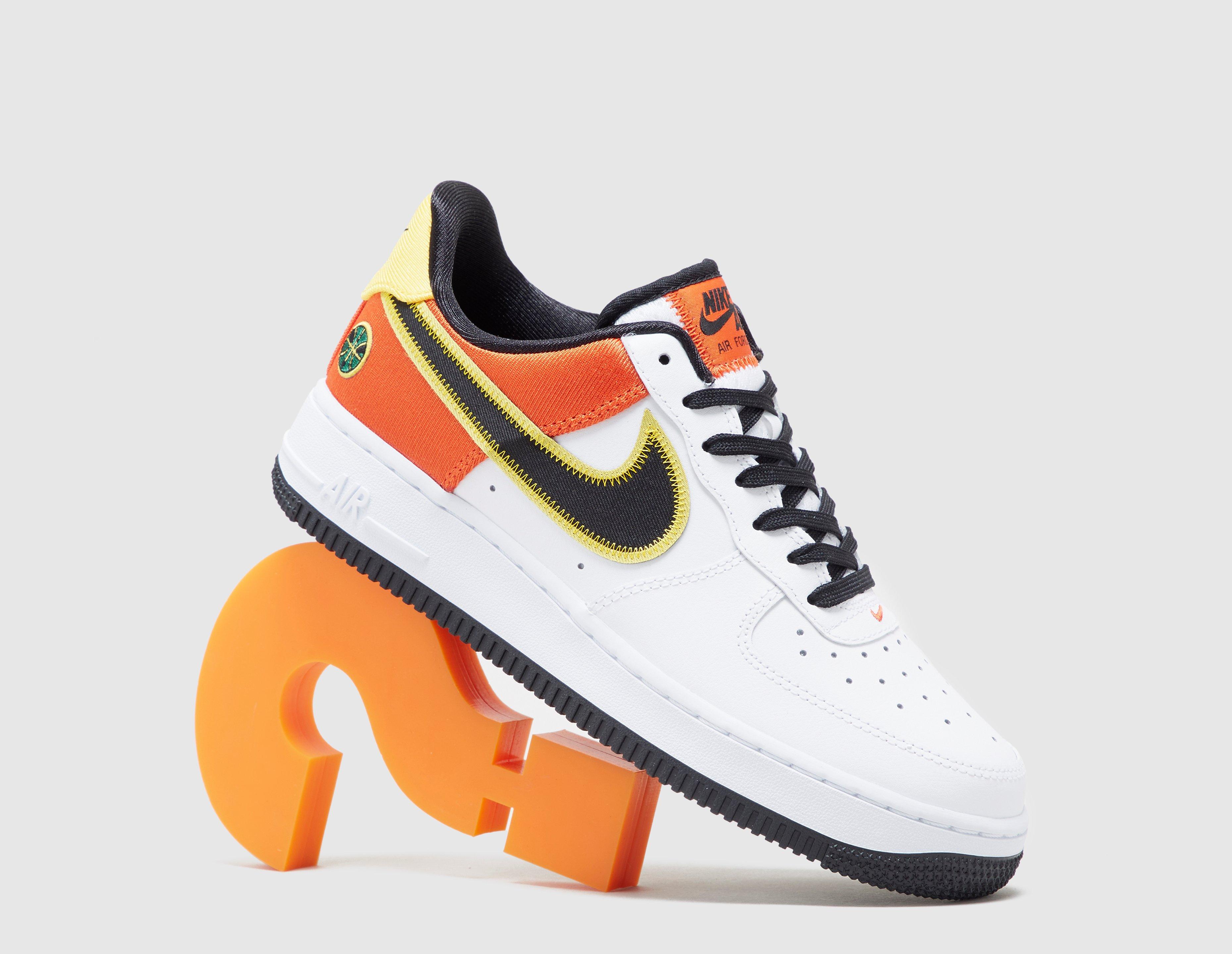 nike air force 1 07 lv8 jaune