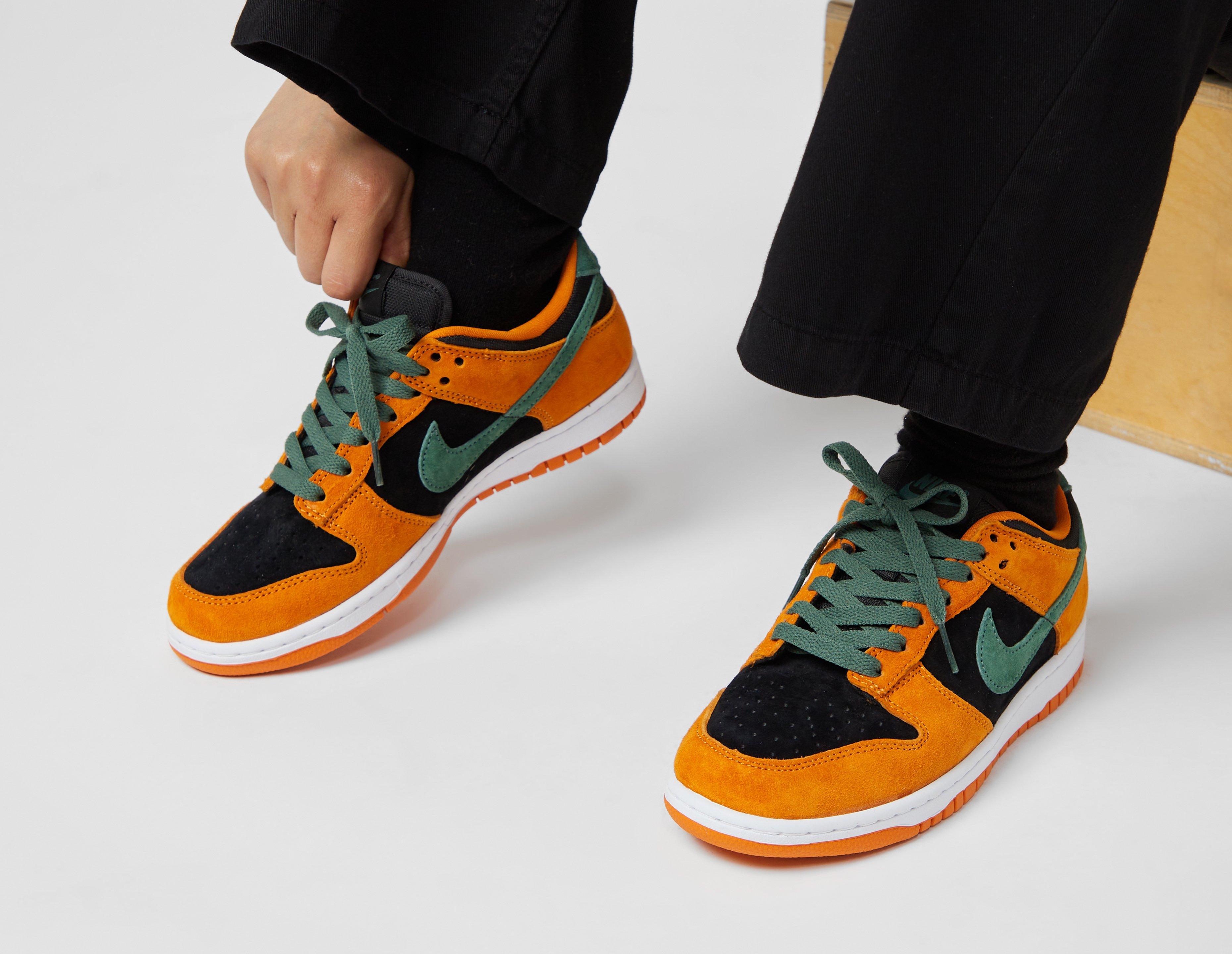 Nike Dunk Low SP QS Women's