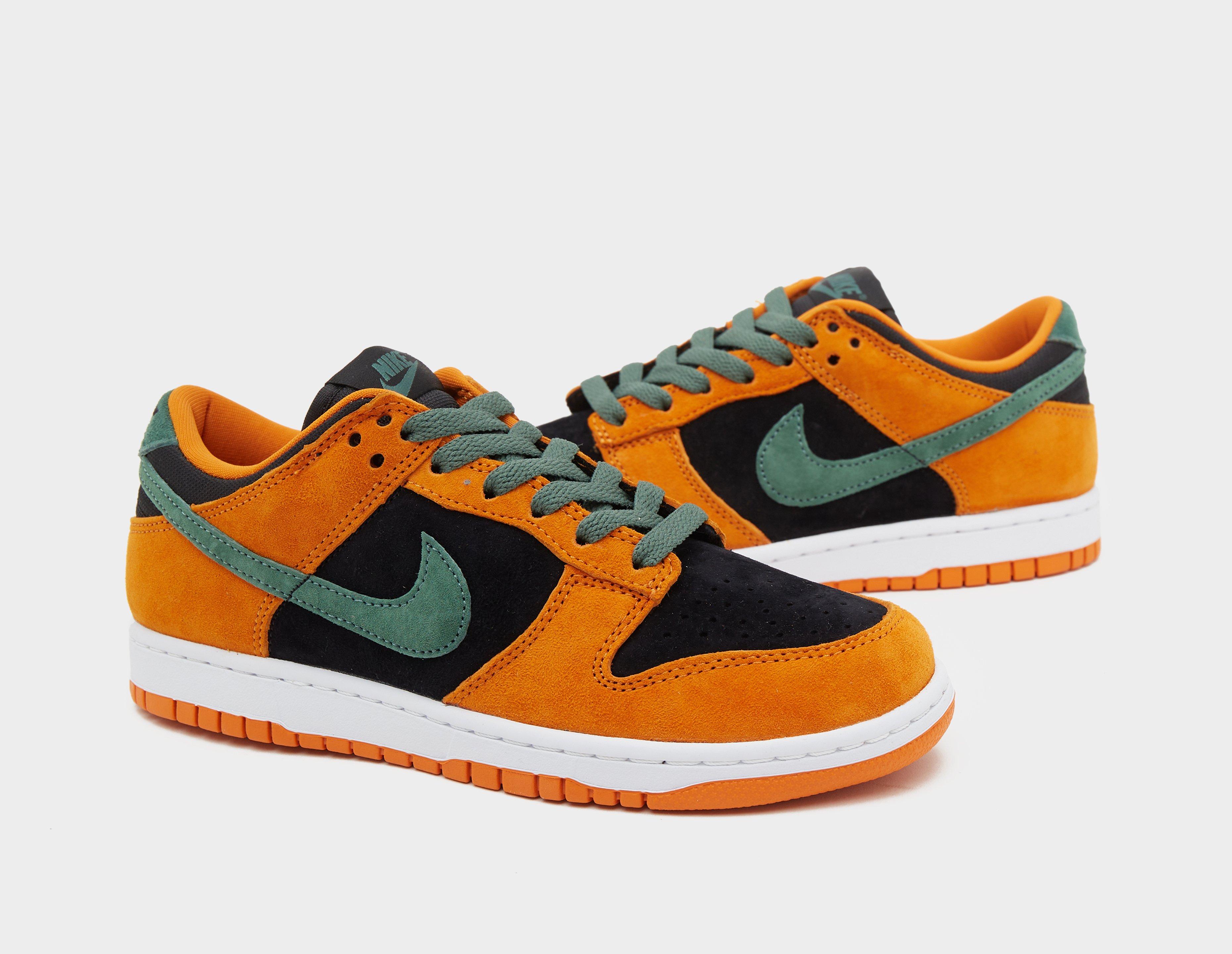 Nike Dunk Low SP QS Women's