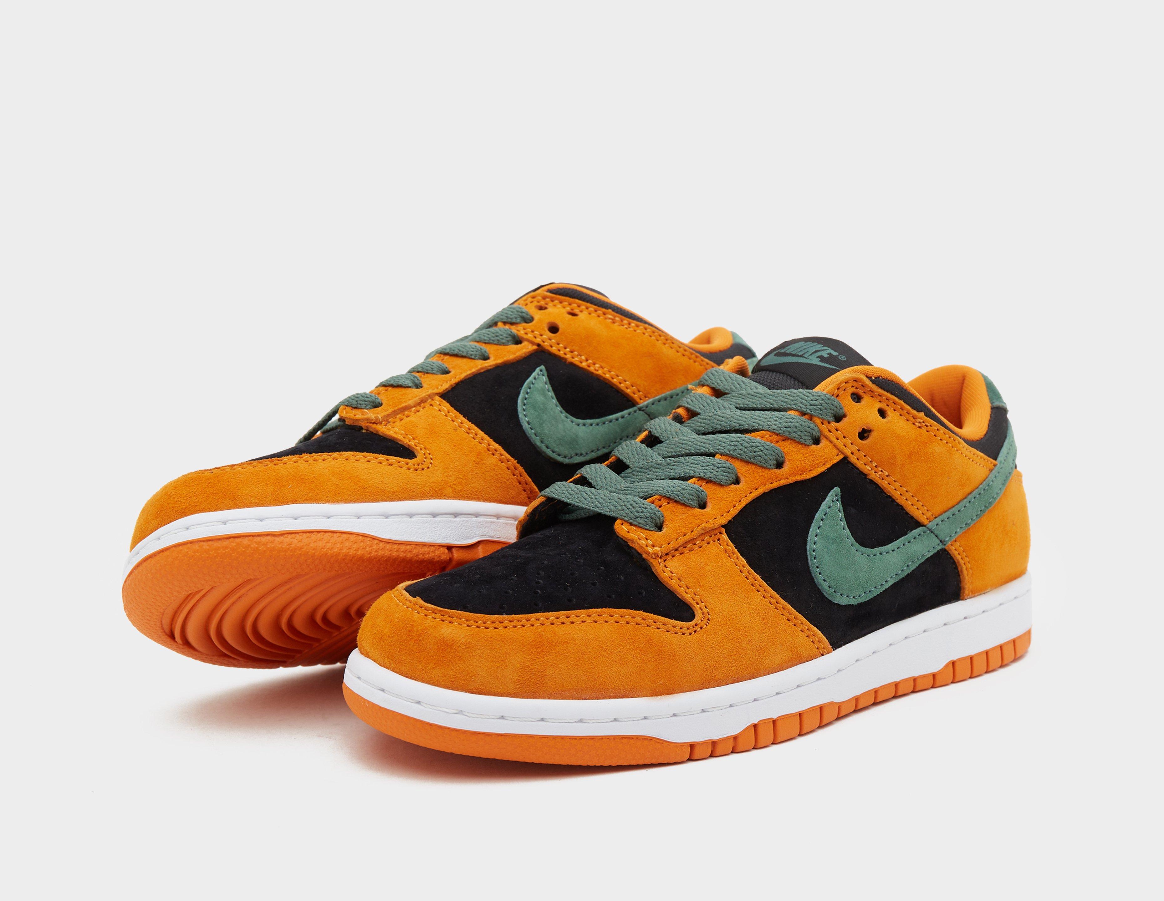 Nike Dunk Low SP QS Women's